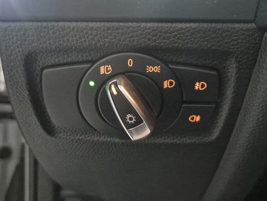 BMW 120i-image-13