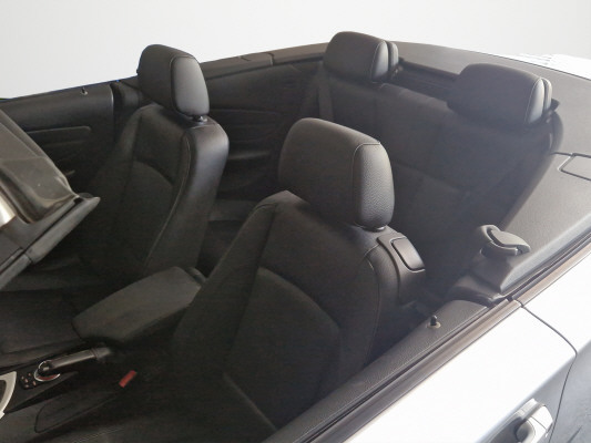 BMW 120i-image-7