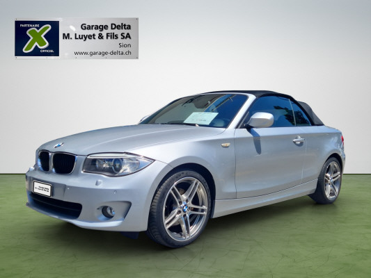 BMW 120i-showroom-element-1