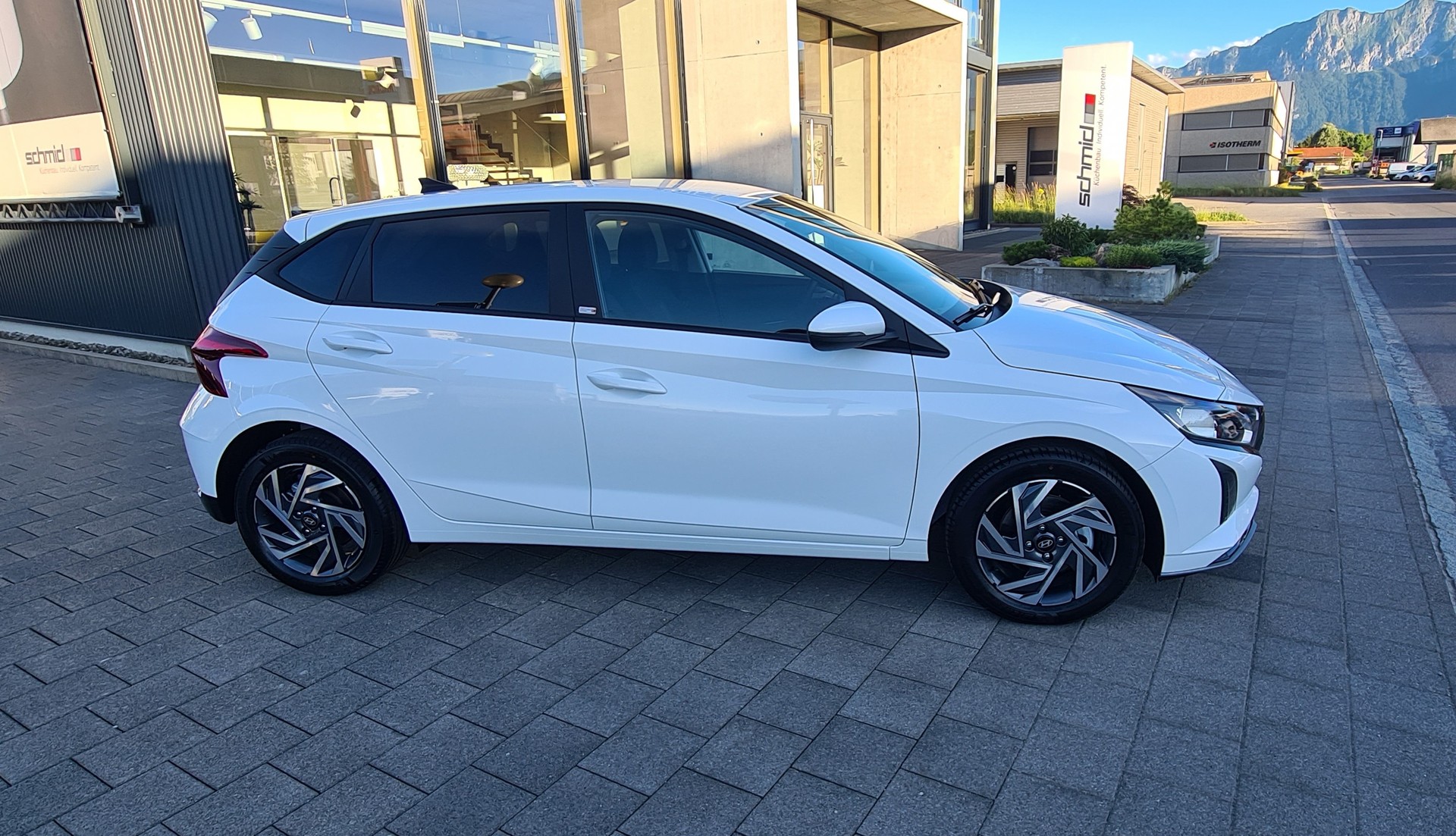 HYUNDAI i20 1.0 T-GDi Amplia DCT-image-3