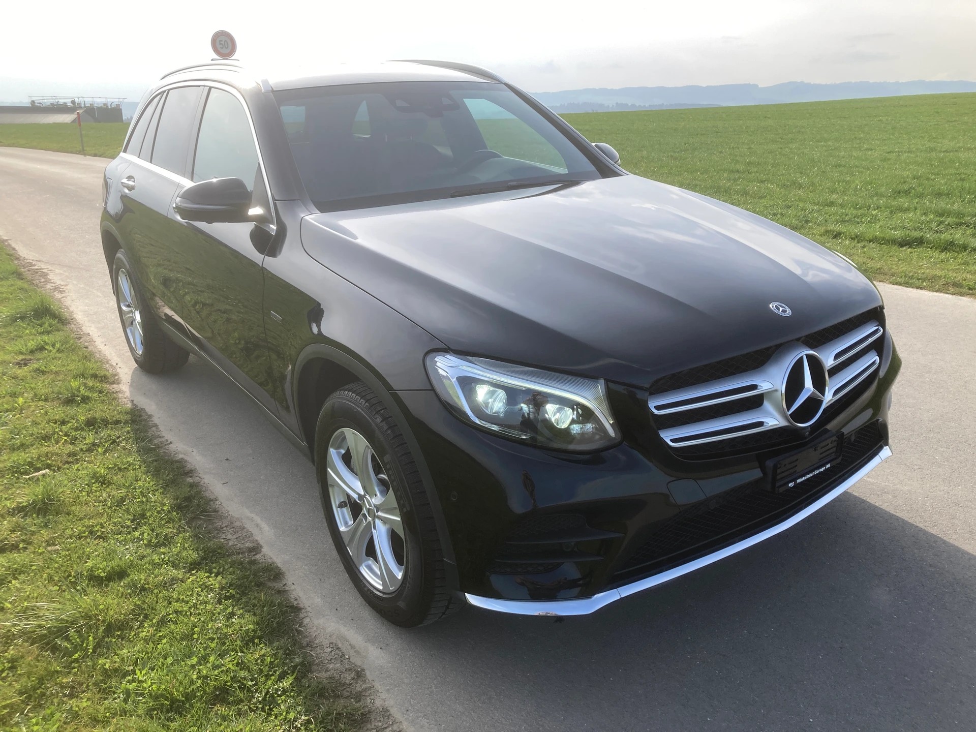 MERCEDES-BENZ GLC 350 e AMG Line 4Matic 7G-Tronic-image-1