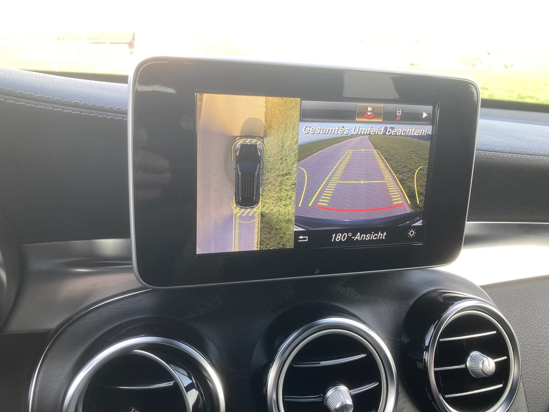 MERCEDES-BENZ GLC 350 e AMG Line 4Matic 7G-Tronic-image-13