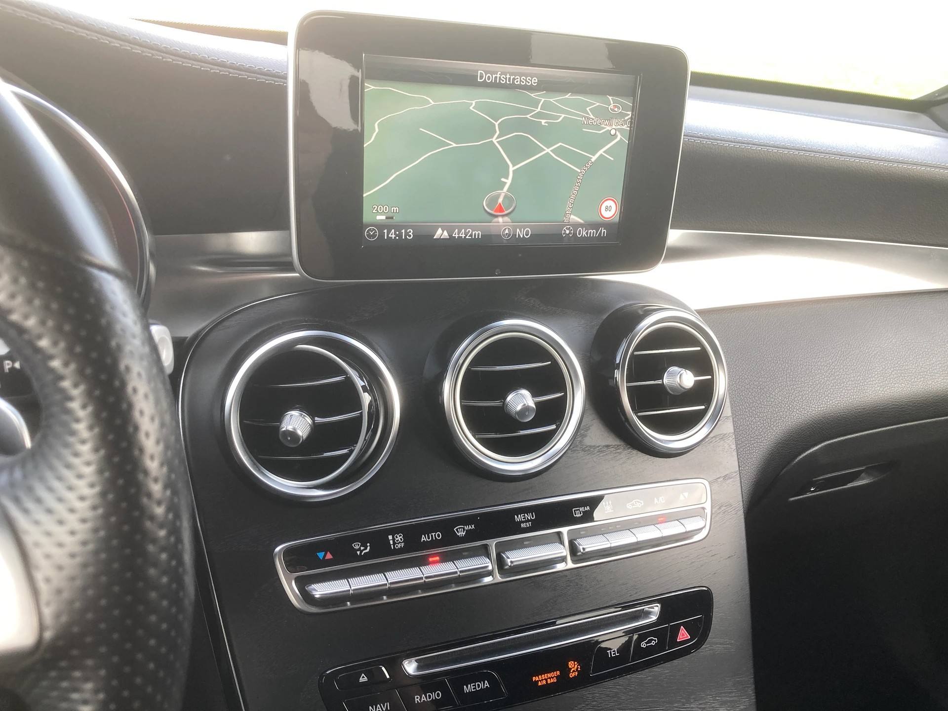 MERCEDES-BENZ GLC 350 e AMG Line 4Matic 7G-Tronic-image-10