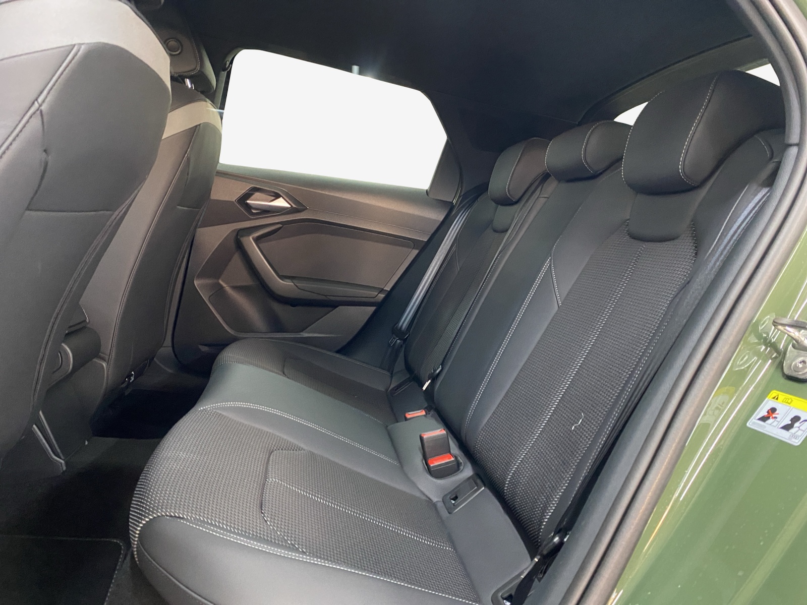 AUDI A1 Sportback 30 TFSI S Line Attraction S-tronic-image-11