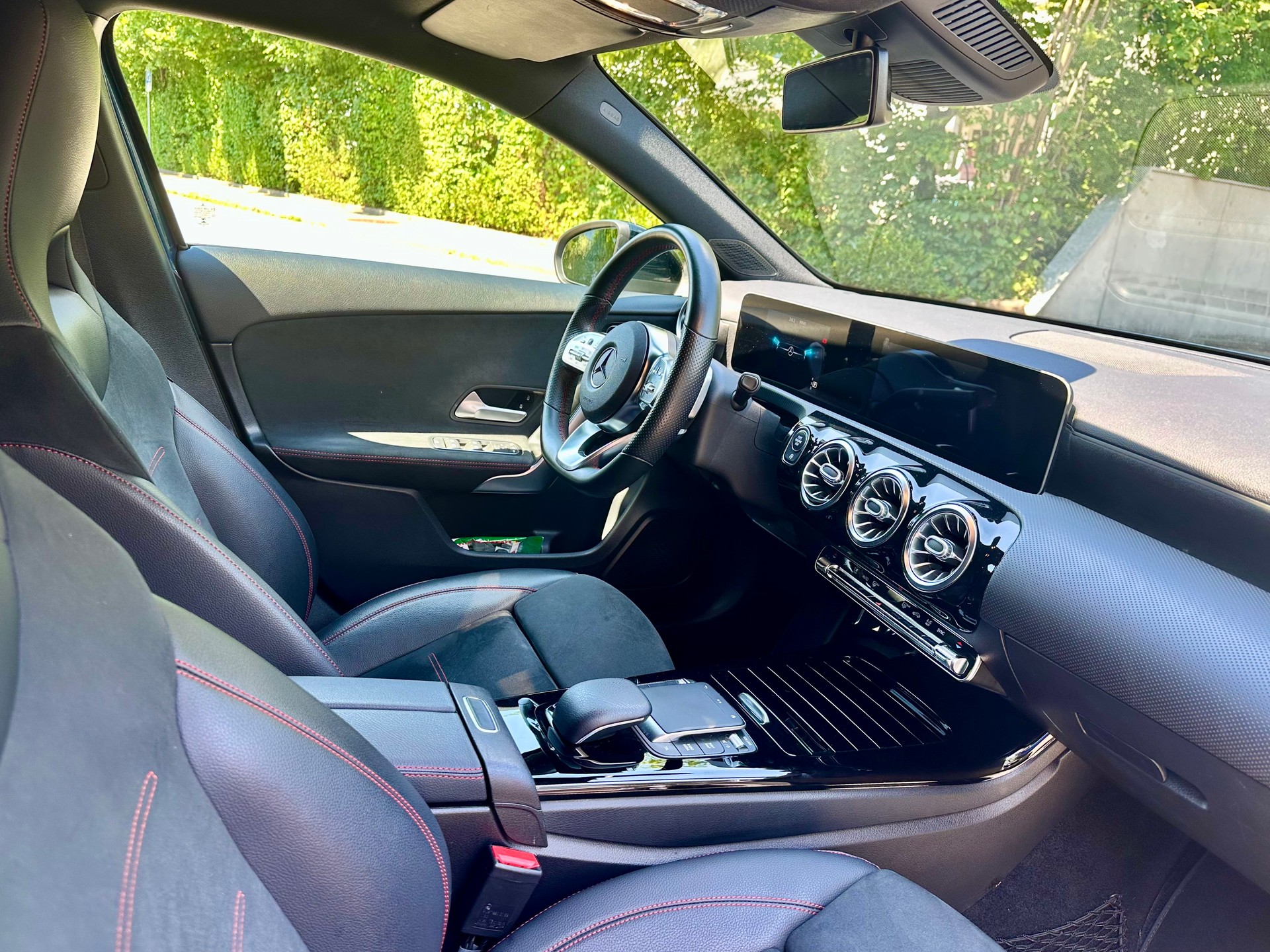 MERCEDES-BENZ A 180 Night Star AMG Line-image-10