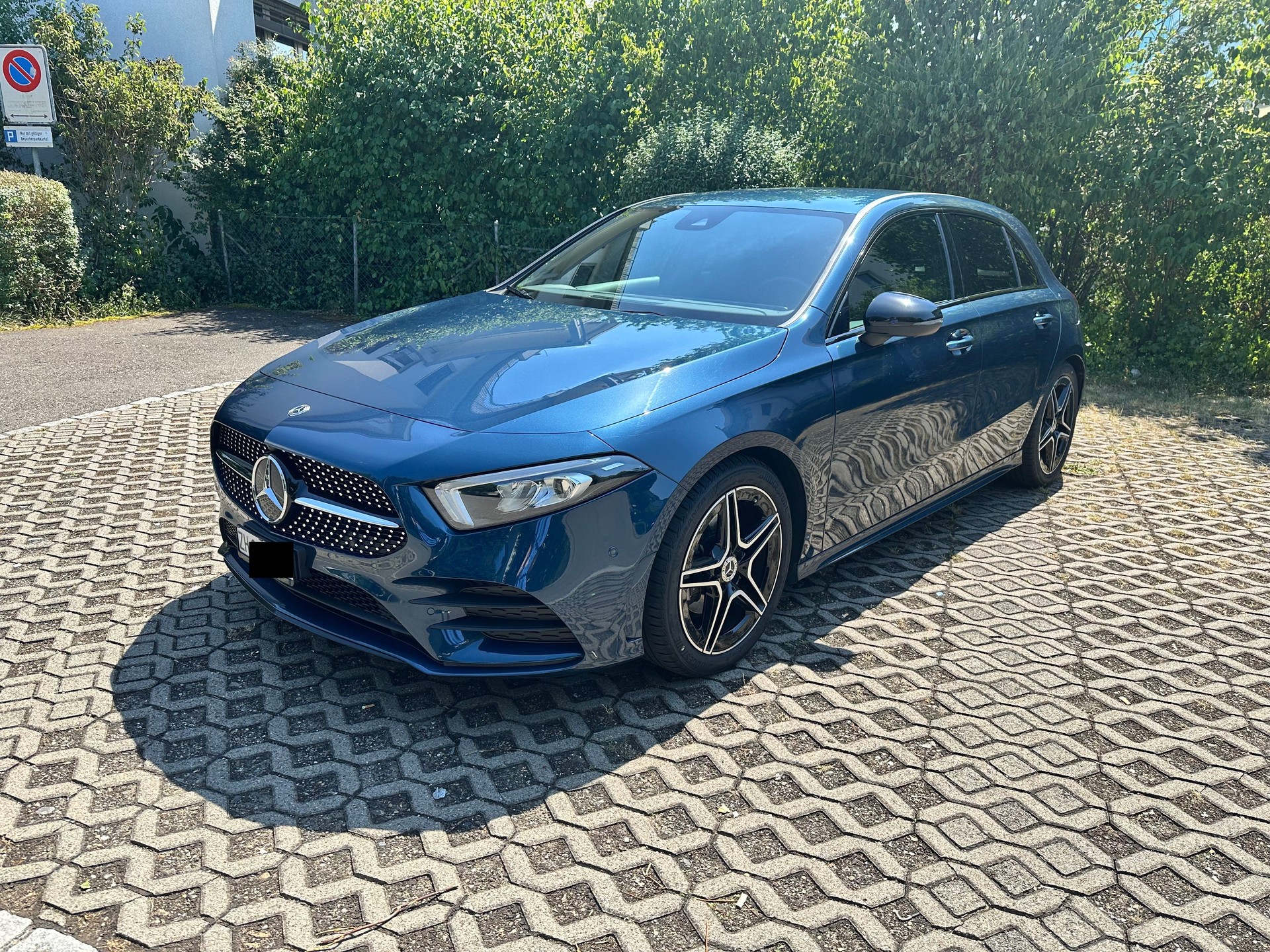 MERCEDES-BENZ A 180 Night Star AMG Line-image-0