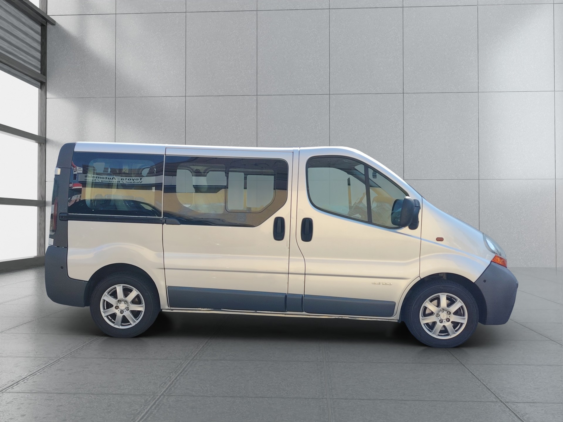 RENAULT Trafic 1.9 dCi 100 2.7t-image-6