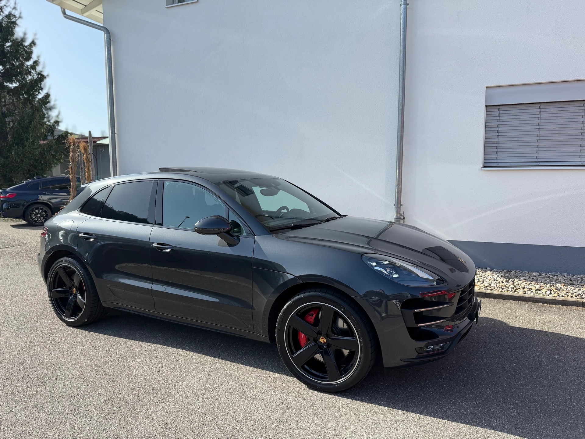 PORSCHE Macan Turbo Performance PDK-image-2