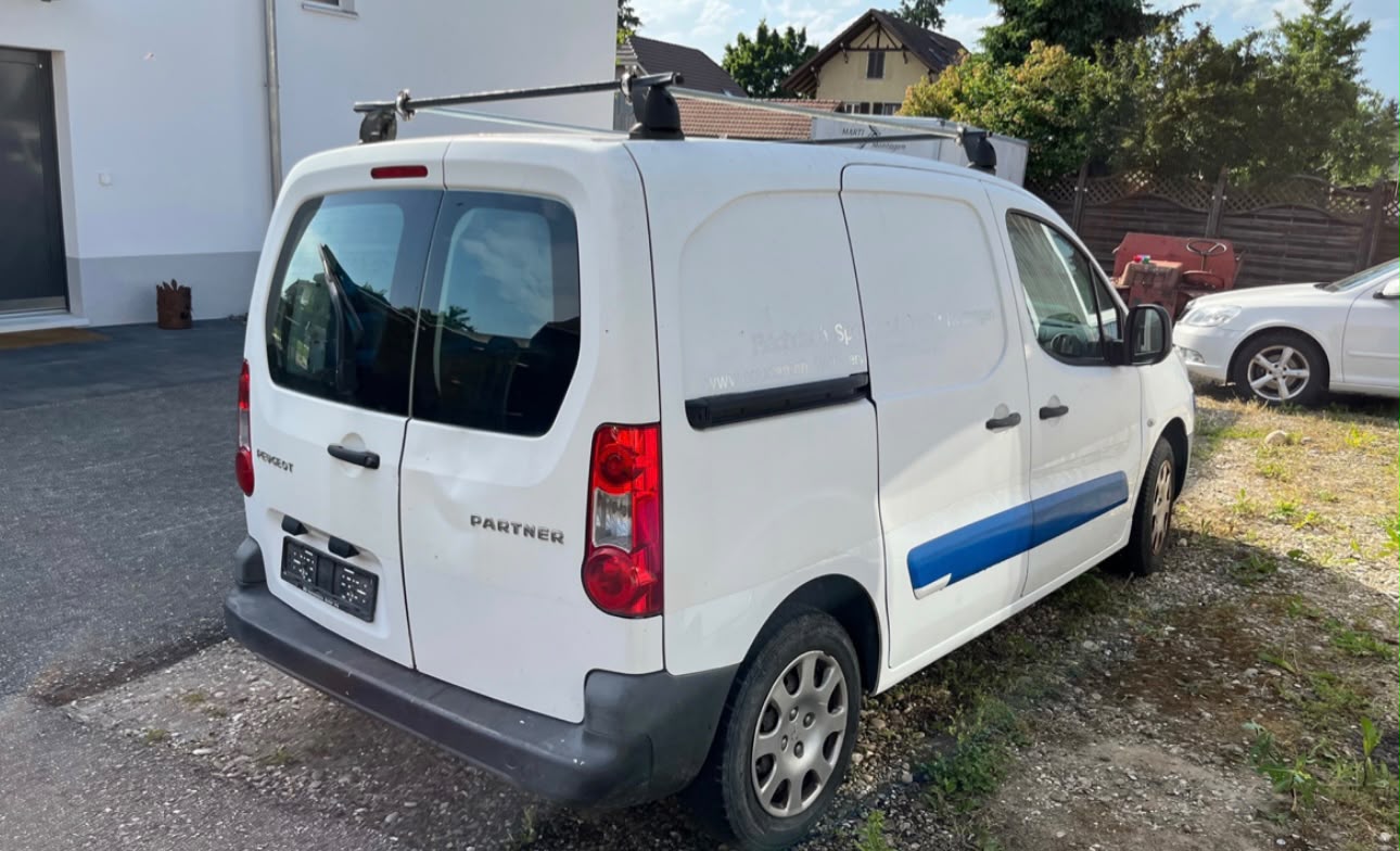 PEUGEOT Partner 1.6i Urban-image-2