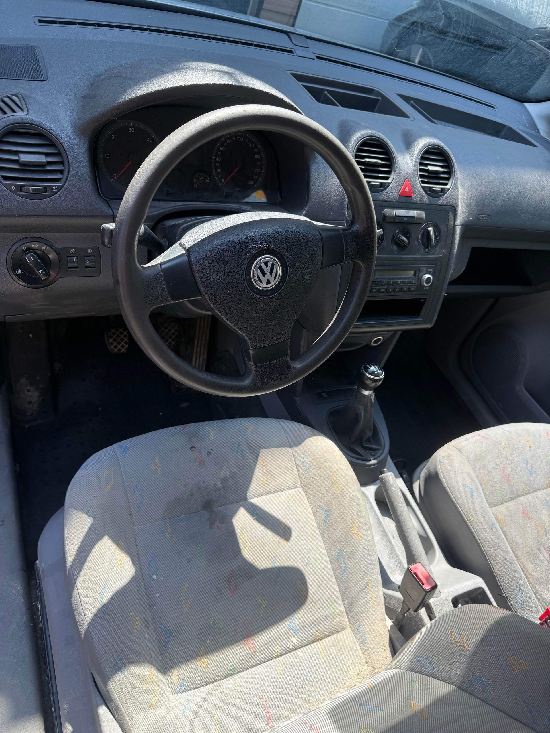 VW Caddy Maxi 2.0TDI-image-5