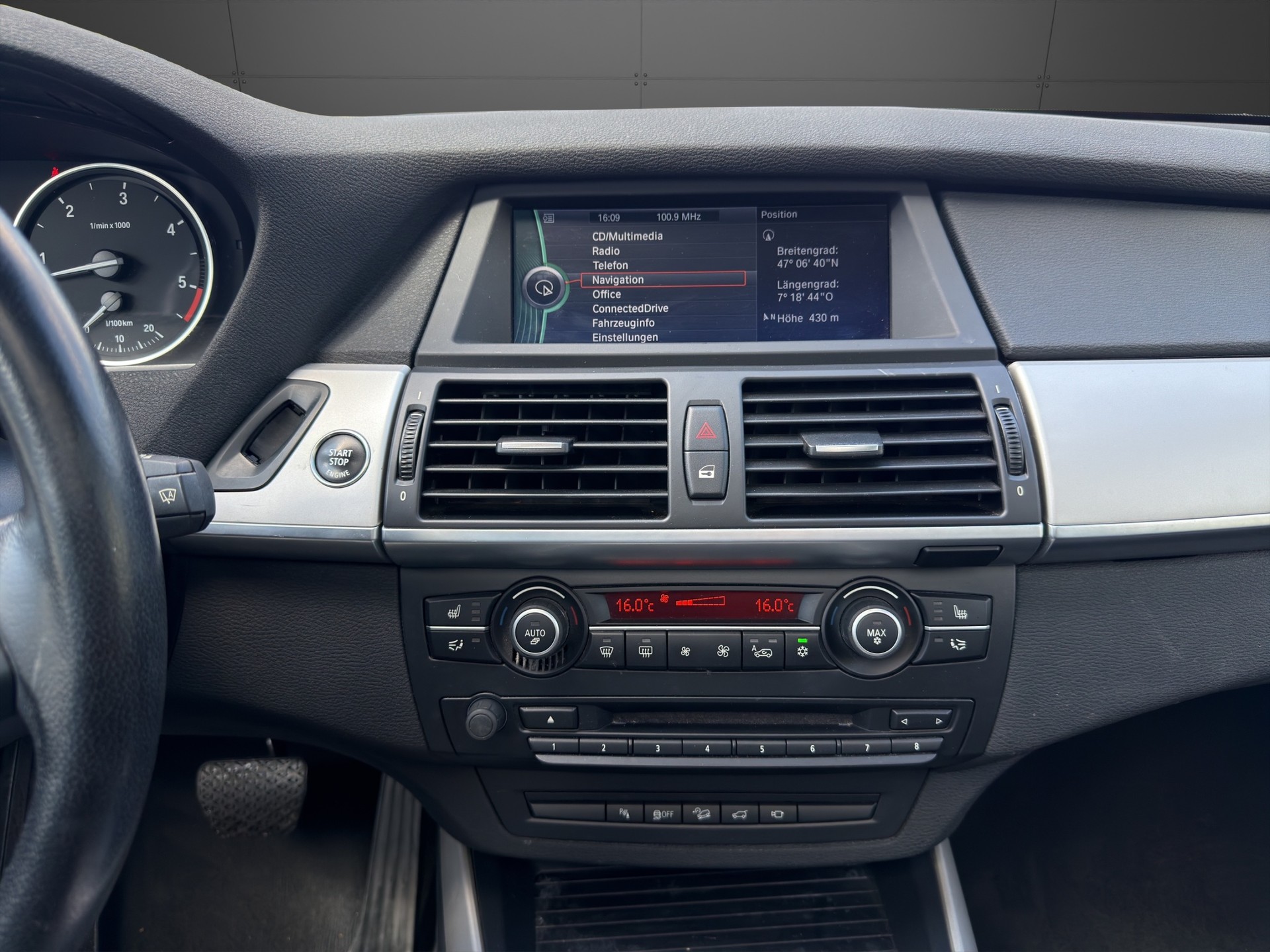 BMW X5 xDrive 30d Steptronic-image-12