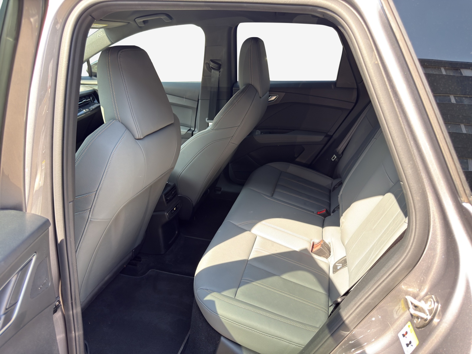 AUDI Q4 e-tron 40-image-12