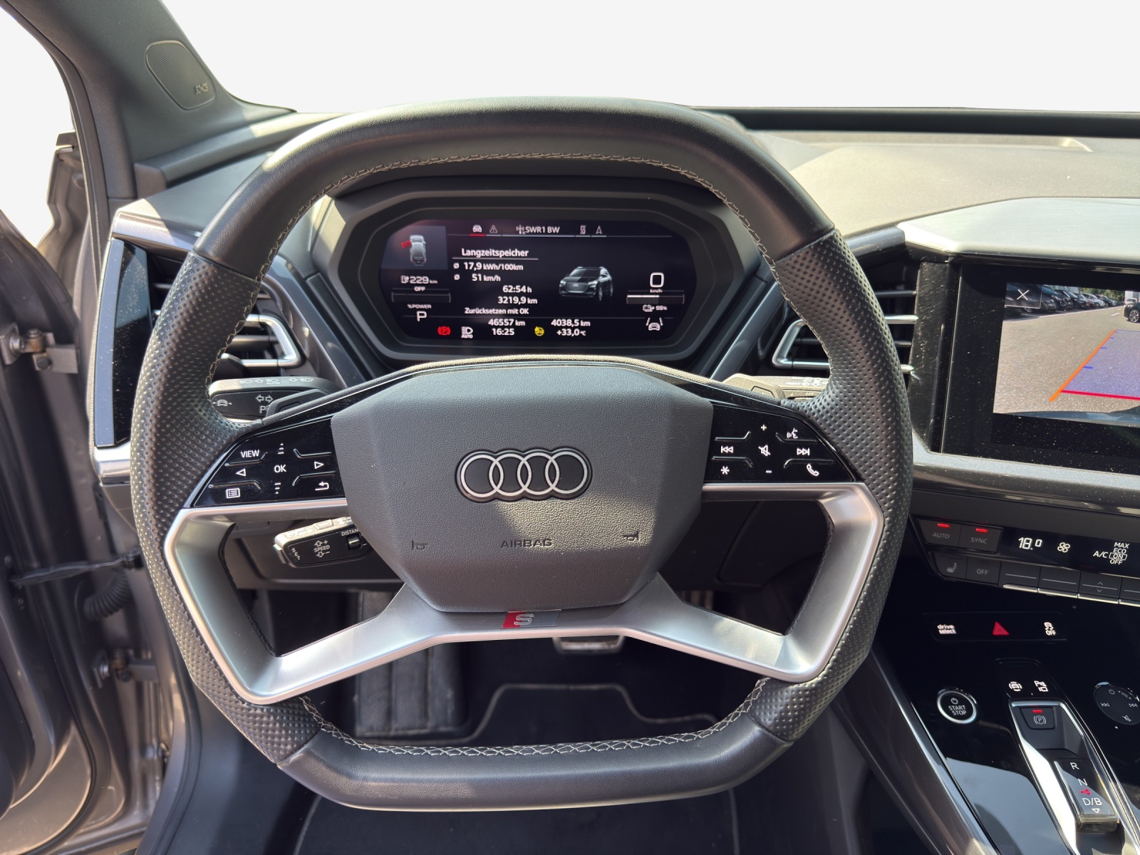 AUDI Q4 e-tron 40-image-10