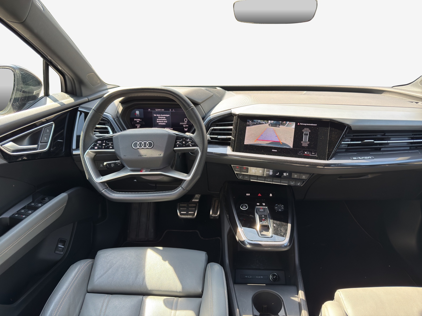 AUDI Q4 e-tron 40-image-9