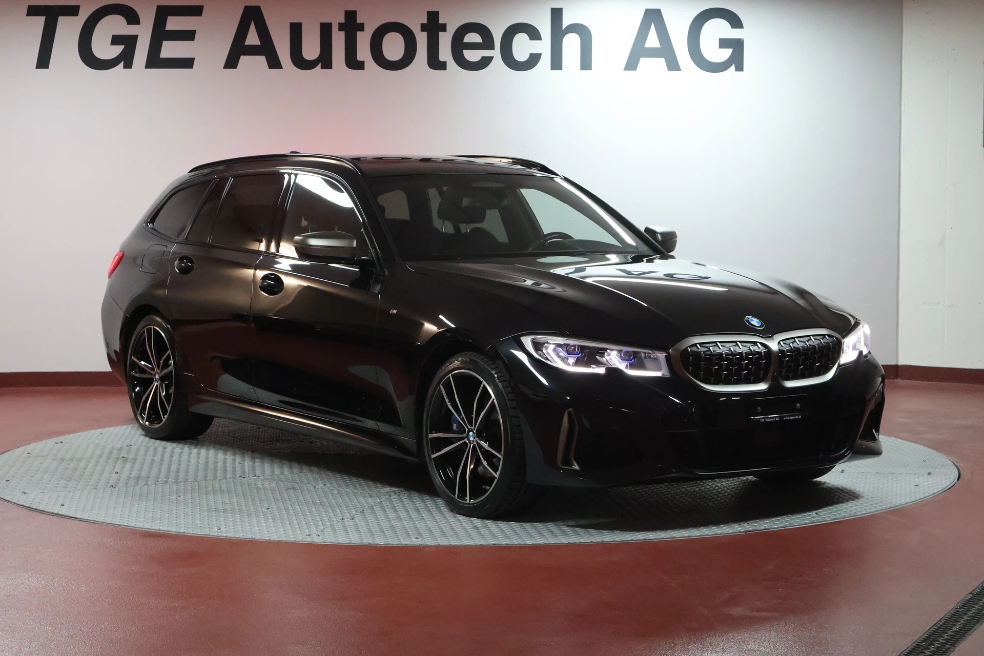 BMW M340d xDrive 48V Touring Steptronic Sport-image-2