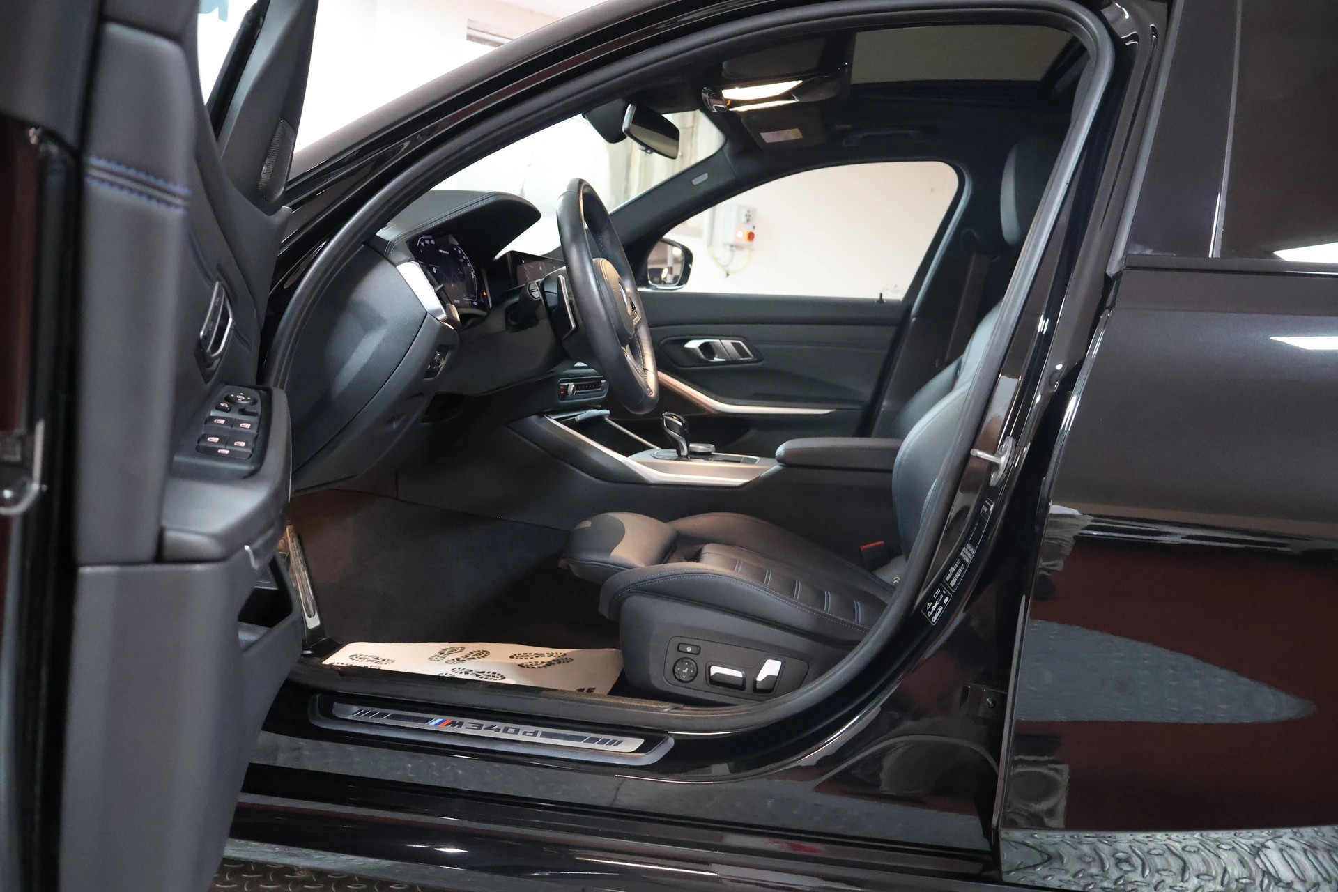 BMW M340d xDrive 48V Touring Steptronic Sport-image-7