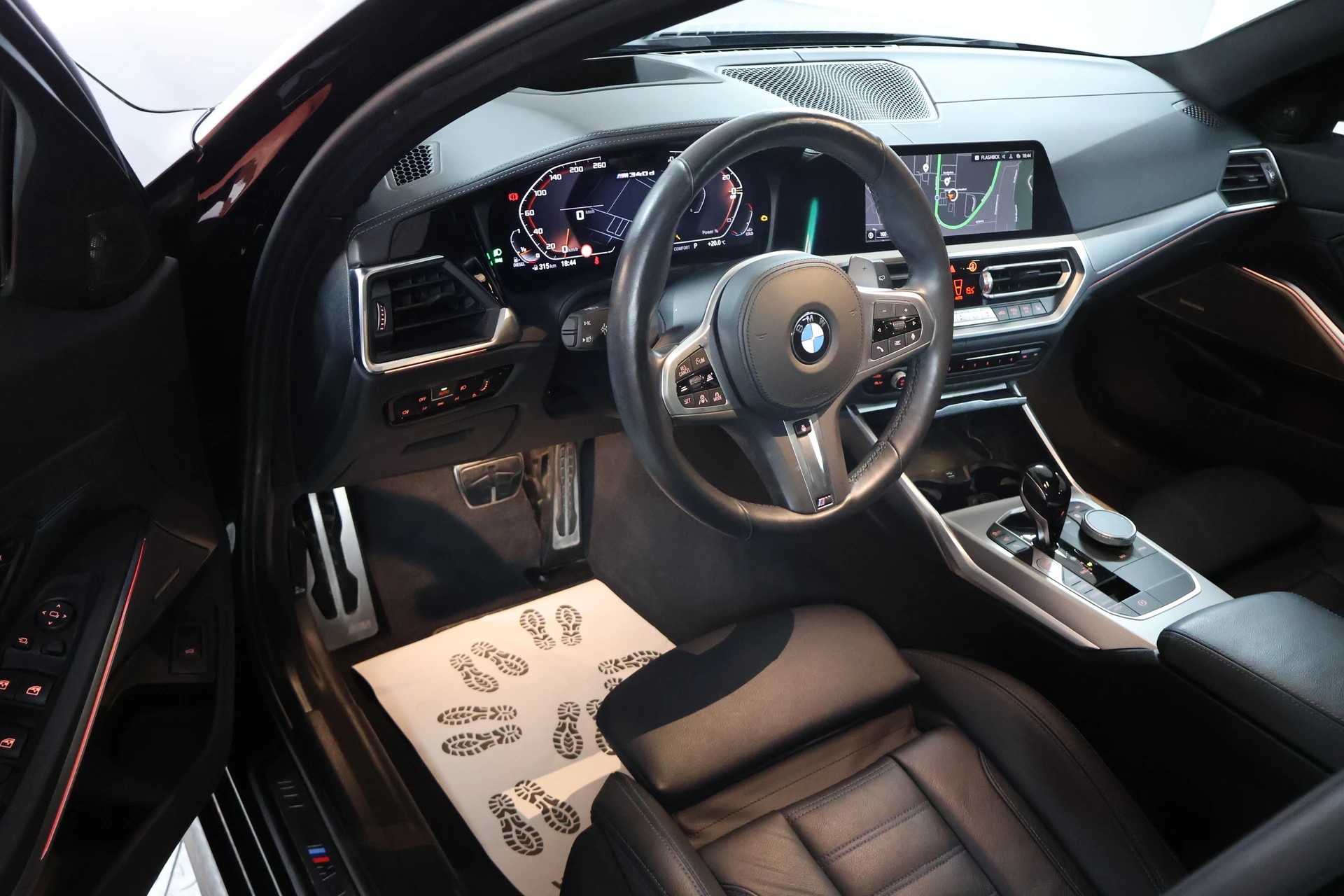 BMW M340d xDrive 48V Touring Steptronic Sport-image-6