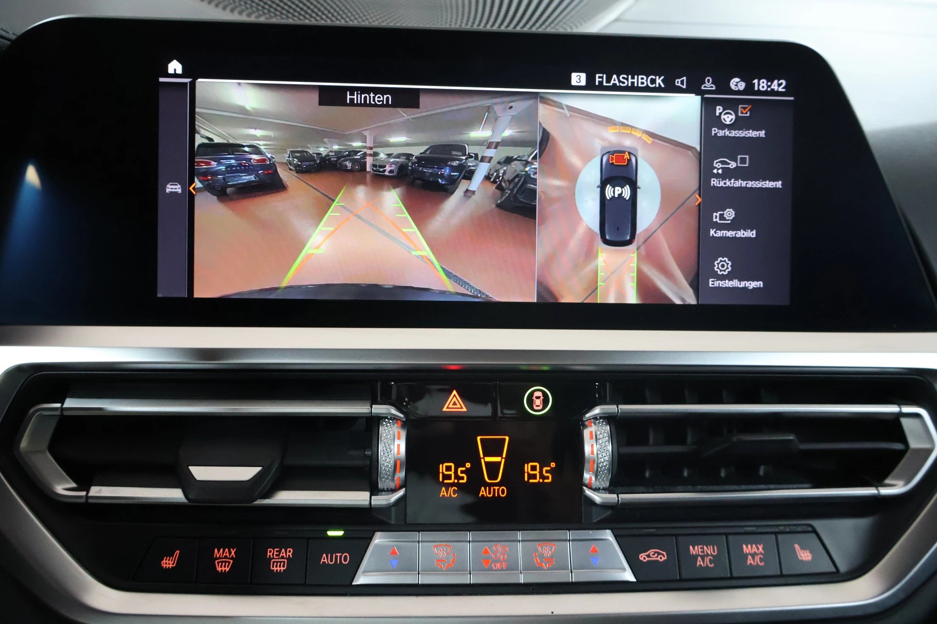 BMW M340d xDrive 48V Touring Steptronic Sport-image-12