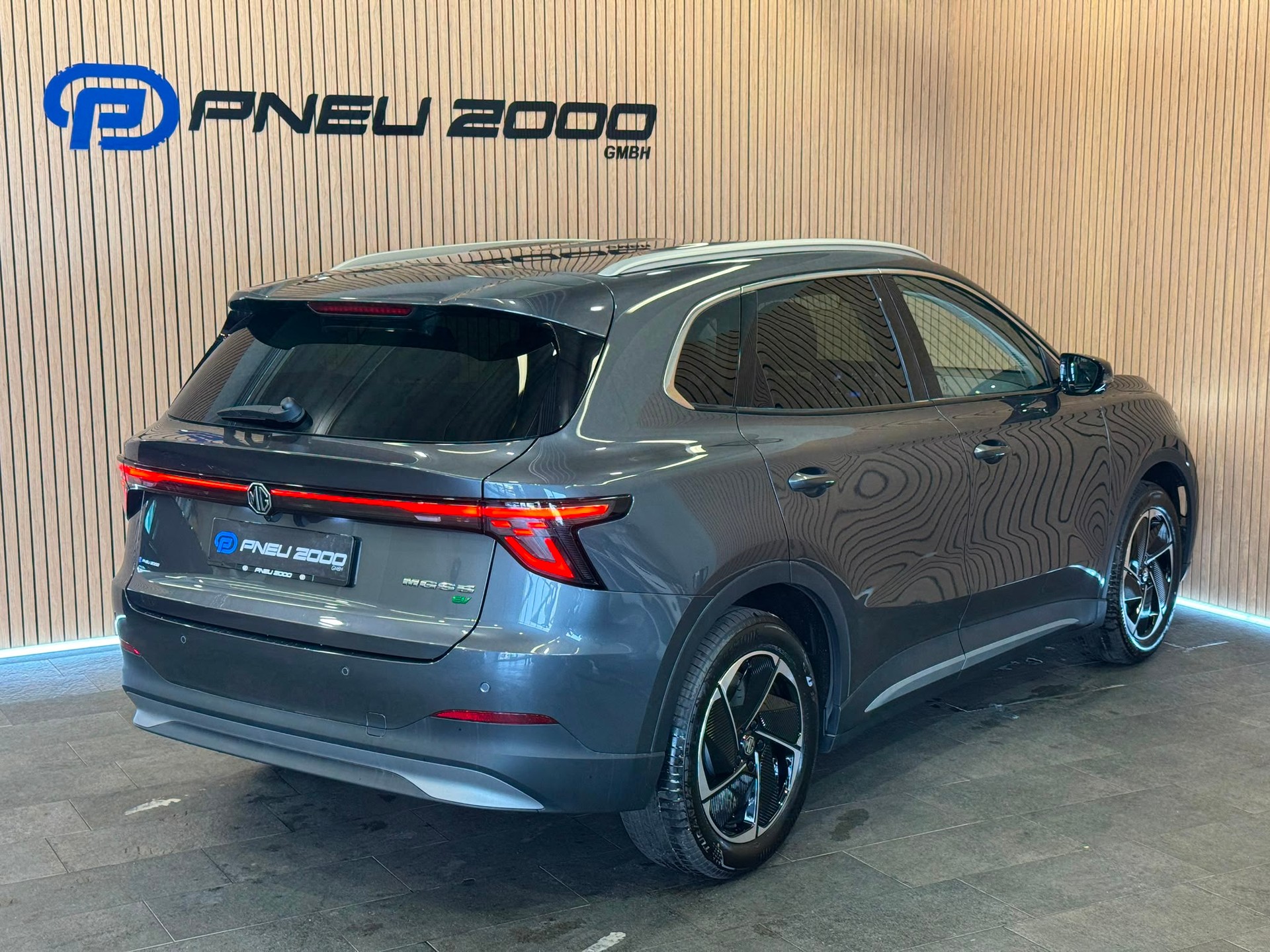 MG S5 EV 64kWh Luxury-image-4