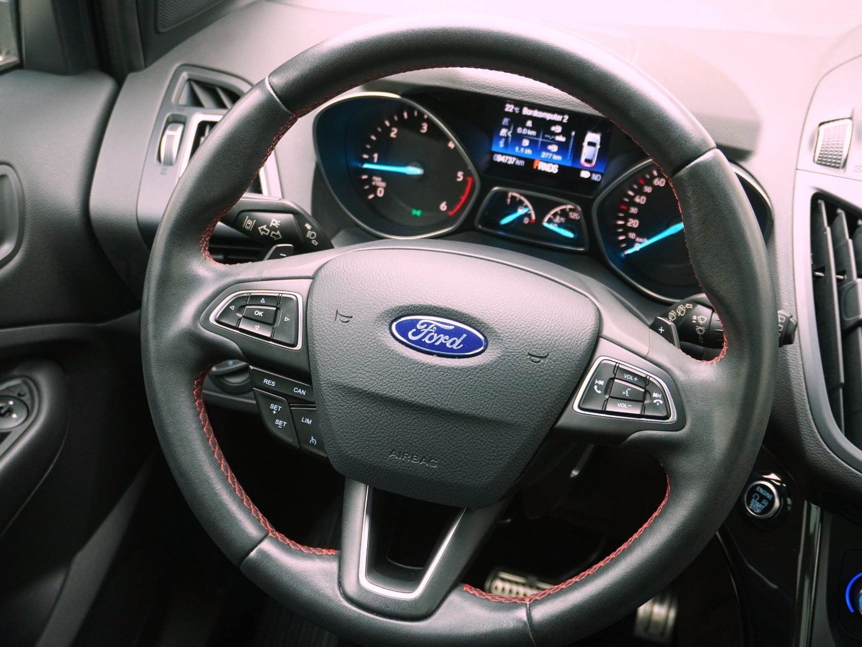 FORD Kuga 2.0 TDCi ST-Line 4WD-image-16