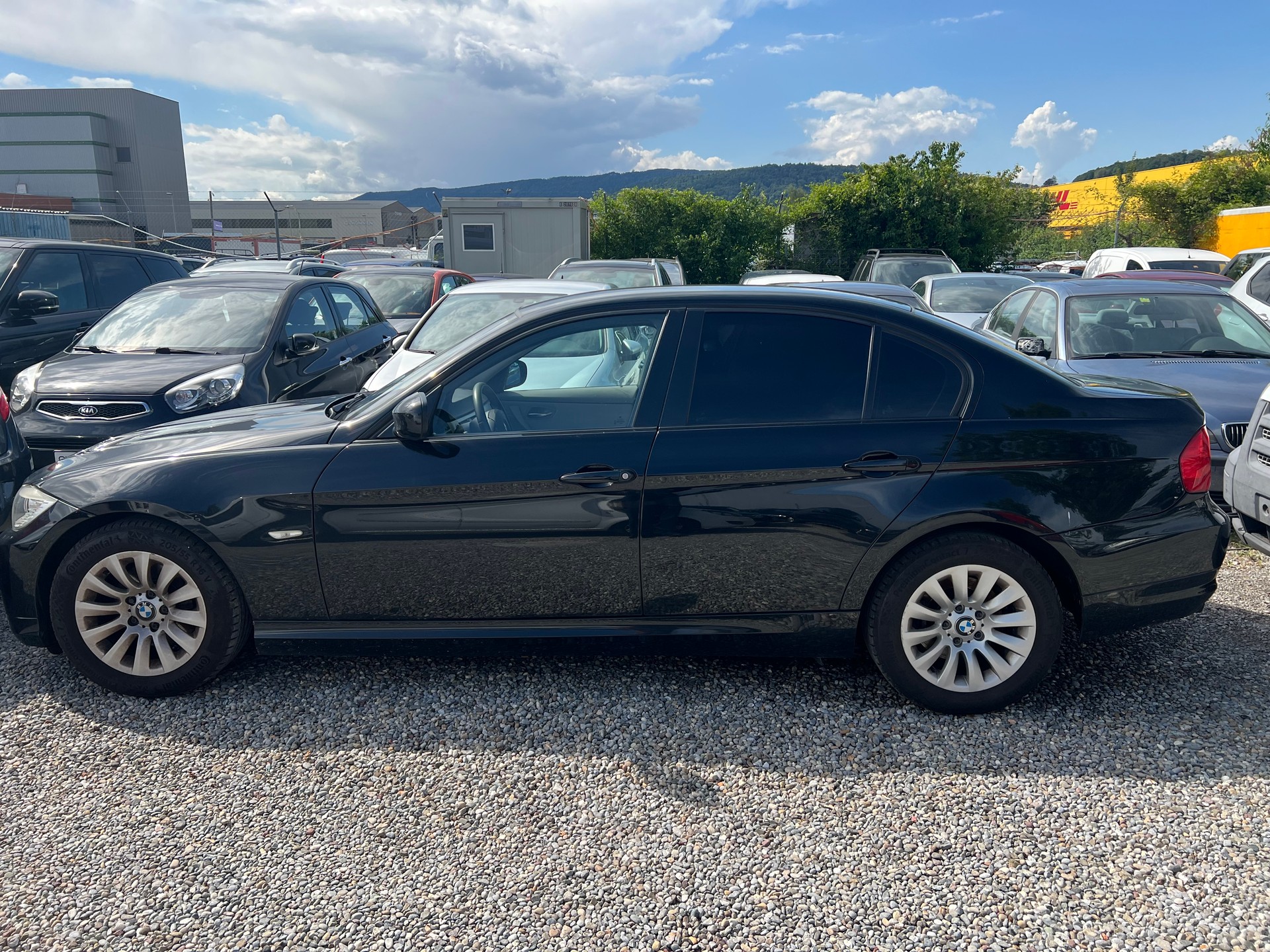 BMW 318i Steptronic-showroom-element-2