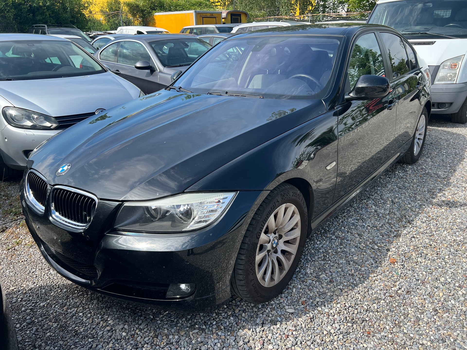 BMW 318i Steptronic-showroom-element-1