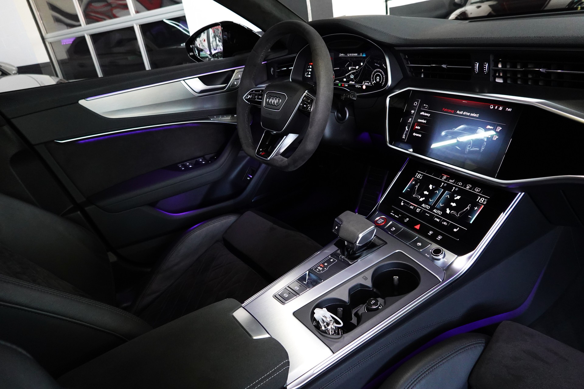 AUDI RS6 AVANT 4.0 TFSI V8 QUATTRO BLUE MET.-image-52