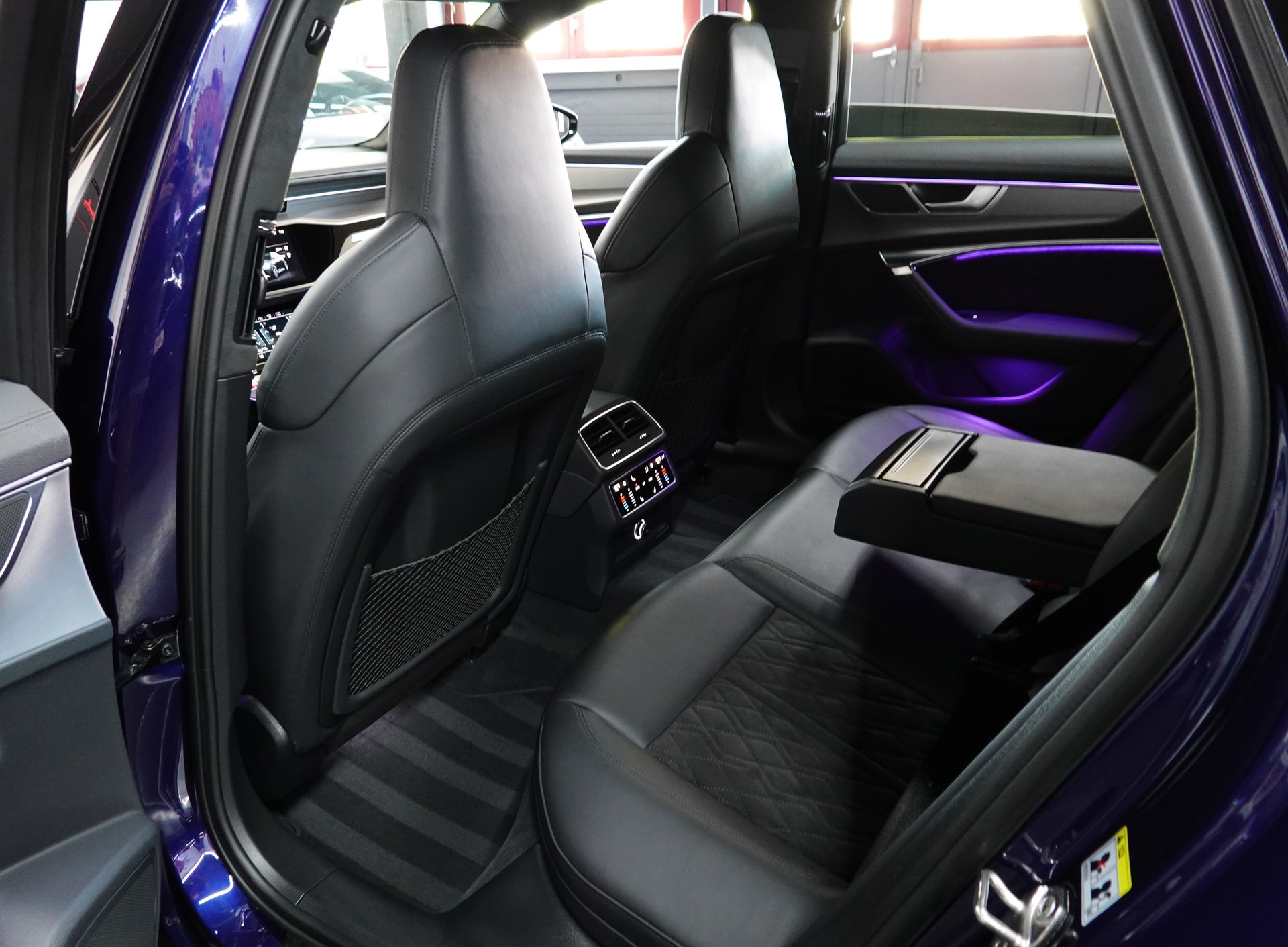 AUDI RS6 AVANT 4.0 TFSI V8 QUATTRO BLUE MET.-image-43