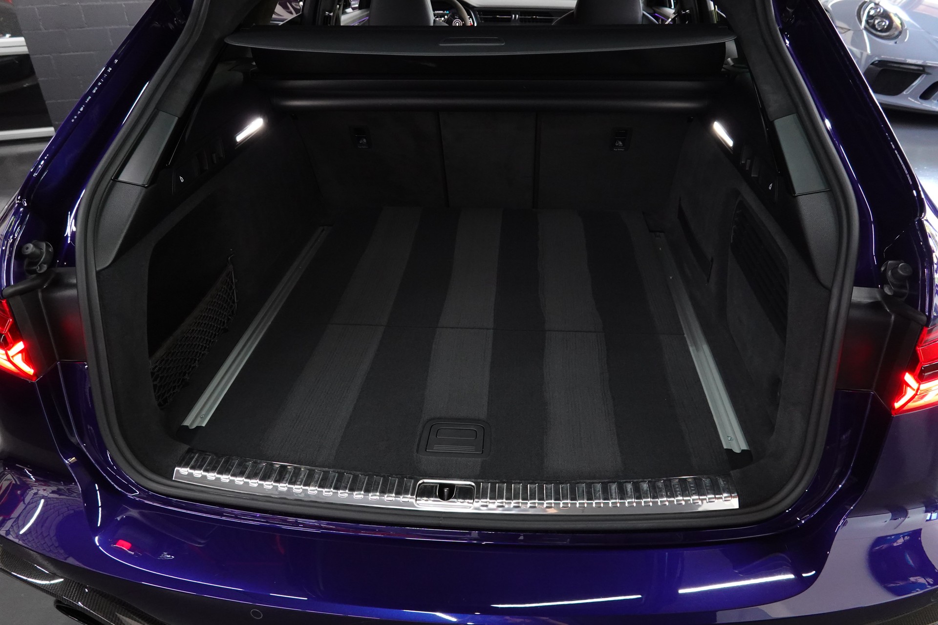 AUDI RS6 AVANT 4.0 TFSI V8 QUATTRO BLUE MET.-image-45