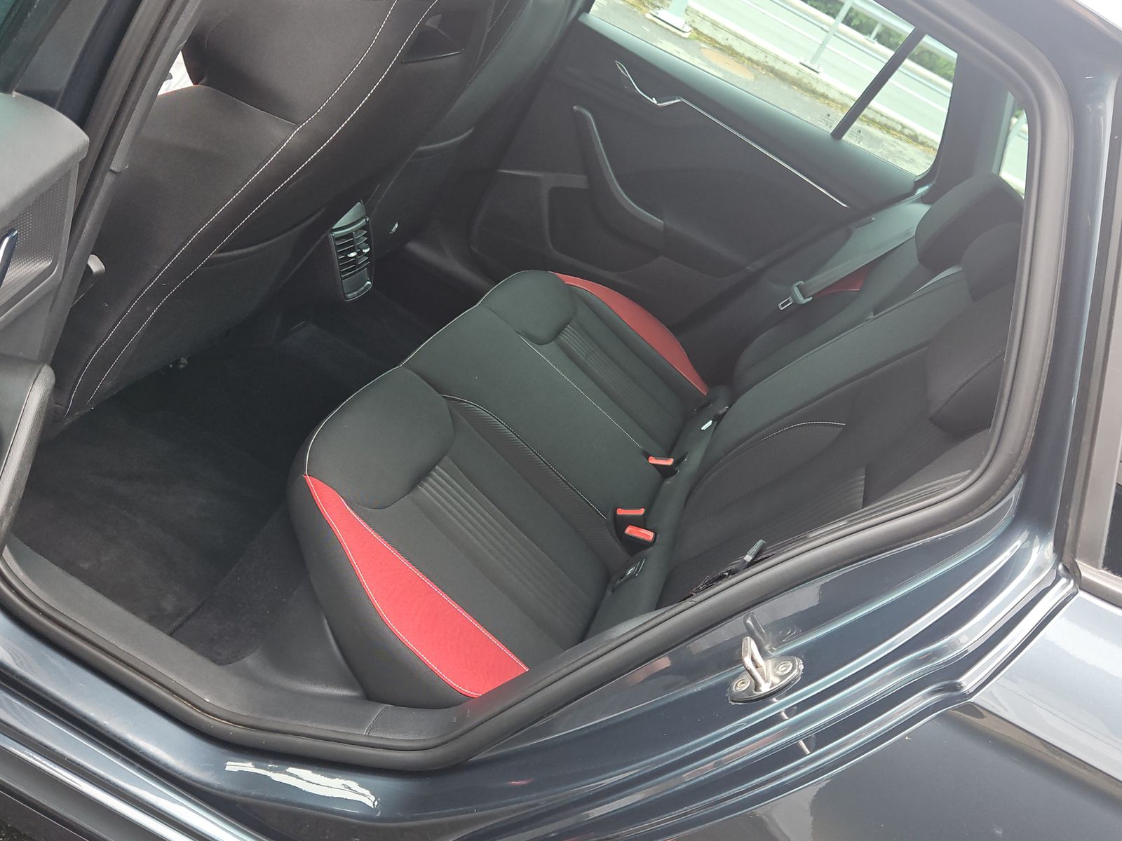 SKODA Kamiq 1.5 TSI Monte Carlo DSG-image-12