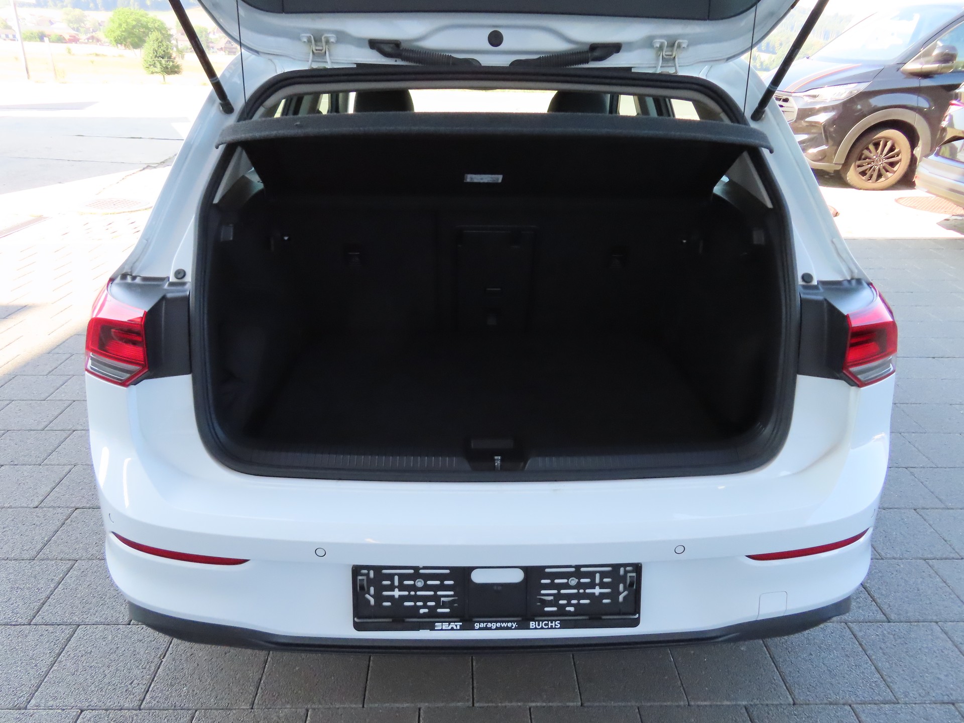 VW Golf 1.0 eTSI mHEV ACTLife DSG-image-12