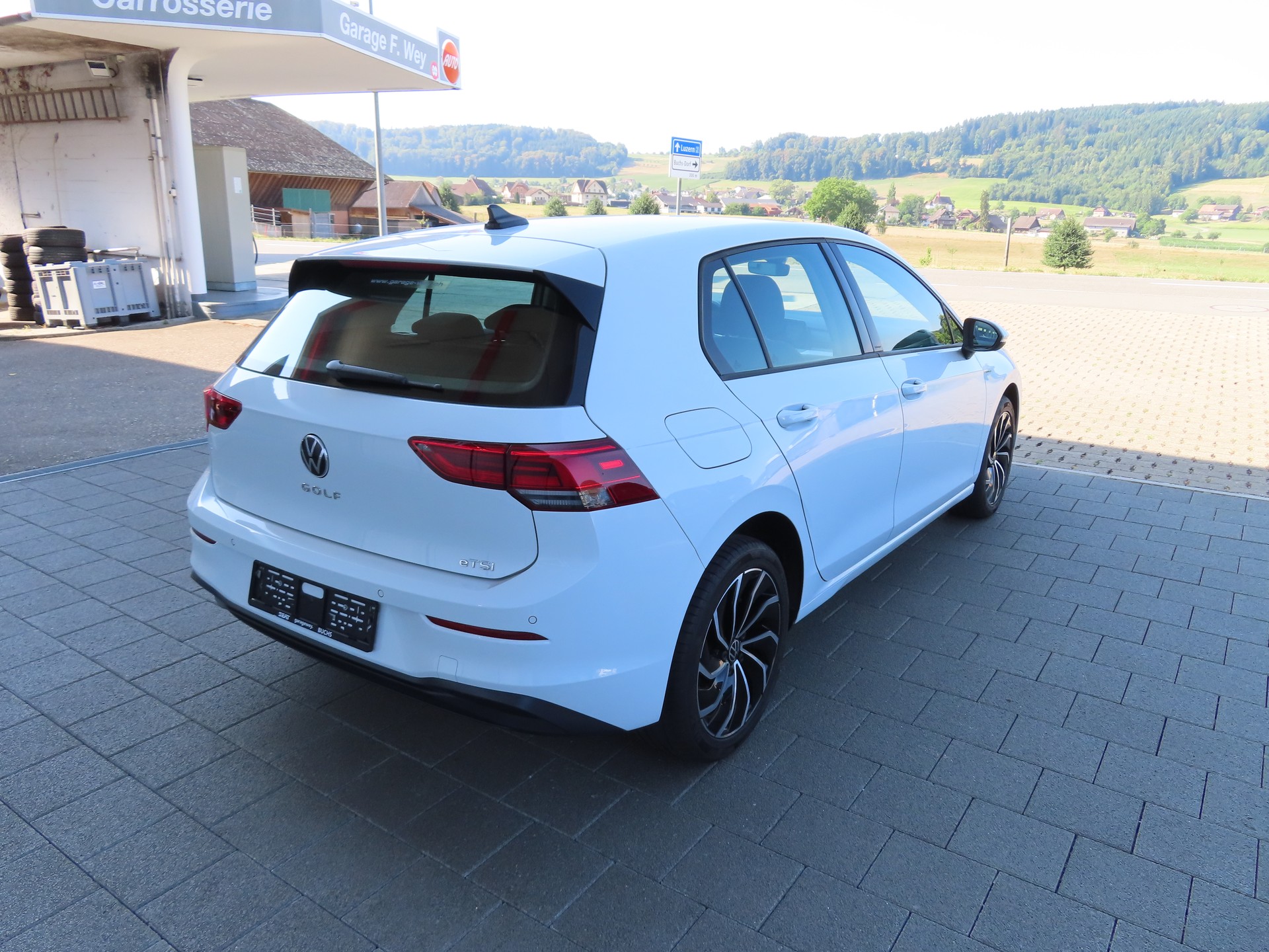 VW Golf 1.0 eTSI mHEV ACTLife DSG-image-3