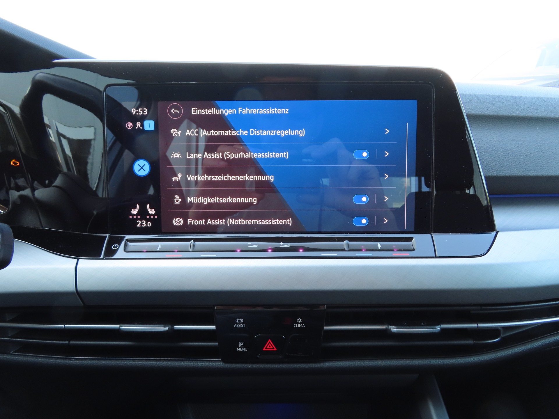 VW Golf 1.0 eTSI mHEV ACTLife DSG-image-9