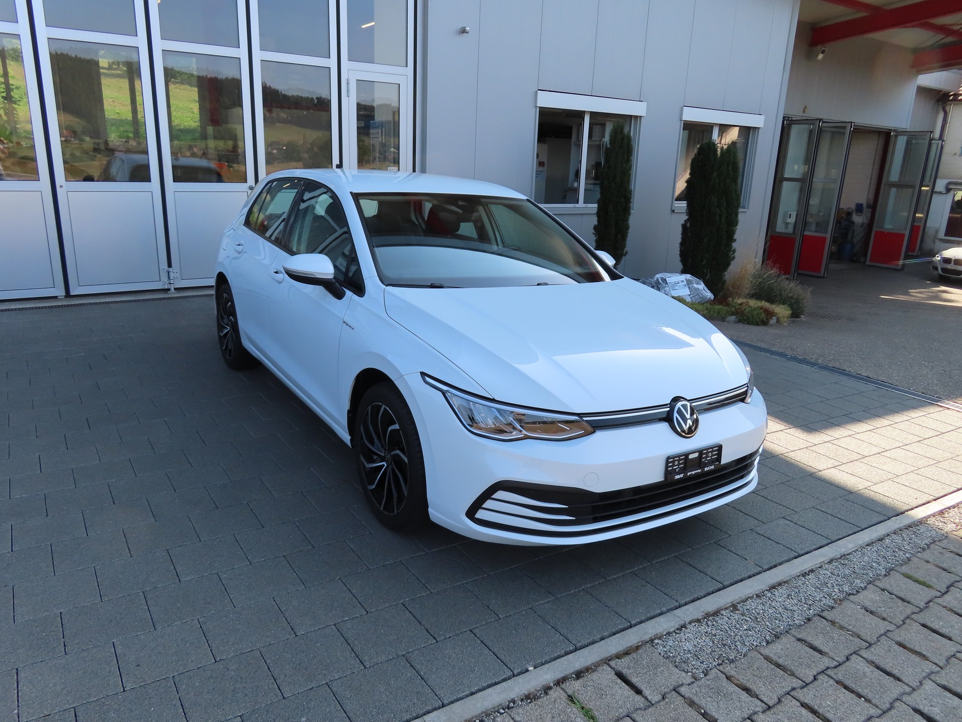 VW Golf 1.0 eTSI mHEV ACTLife DSG-image-4
