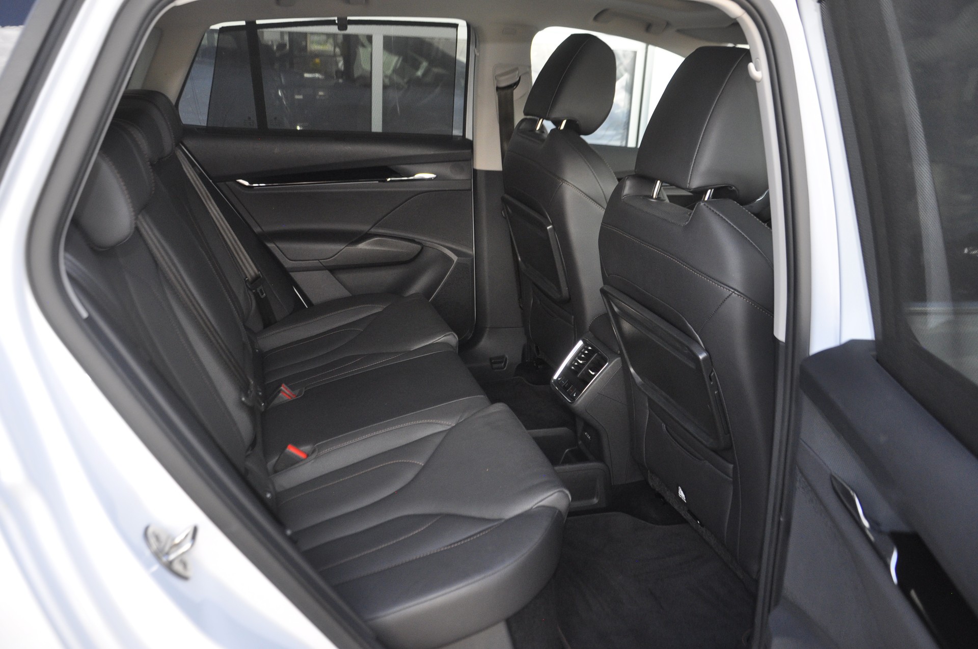 SKODA Enyaq iV 80 Ultra I Anhängerkupplung I Panorama-Glasdach-image-7