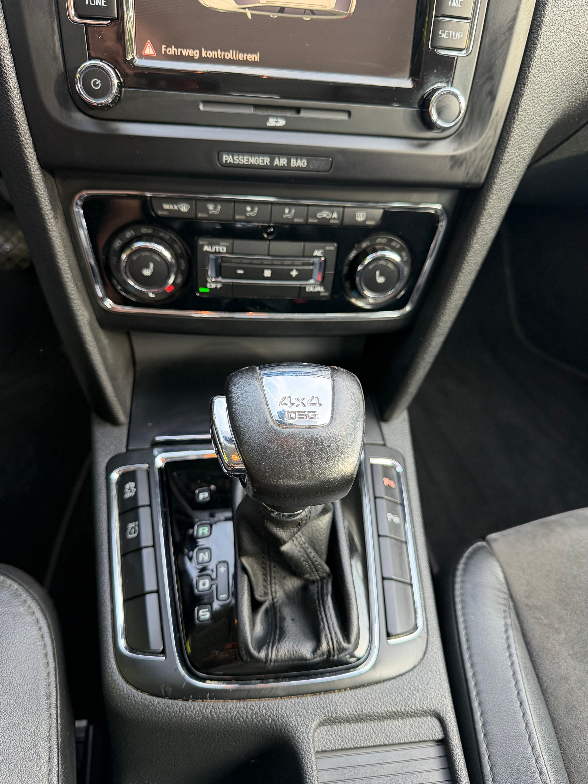 SKODA Superb Combi 3.6 FSI Ambition 4x4 DSG-image-8