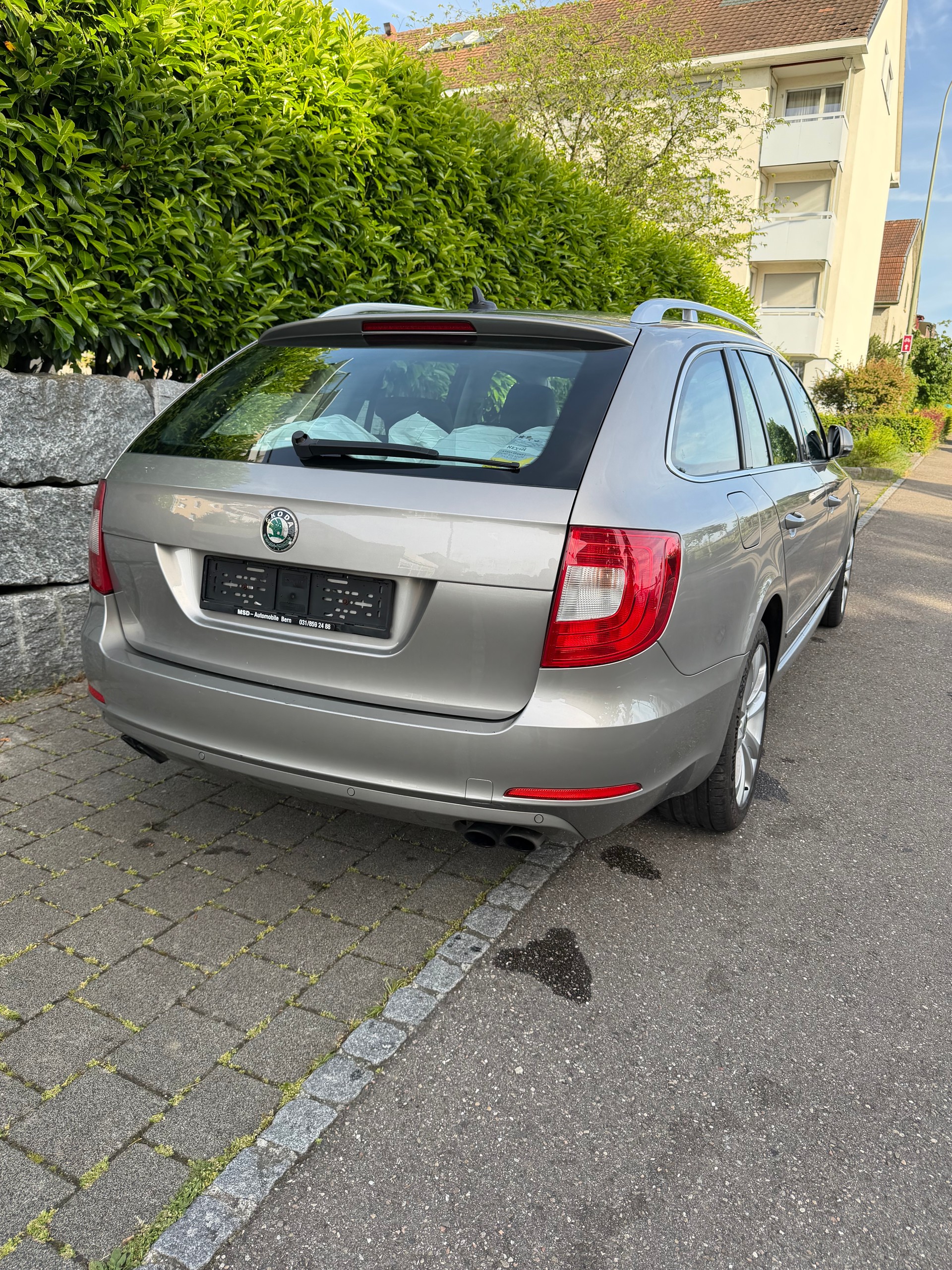 SKODA Superb Combi 3.6 FSI Ambition 4x4 DSG-image-2