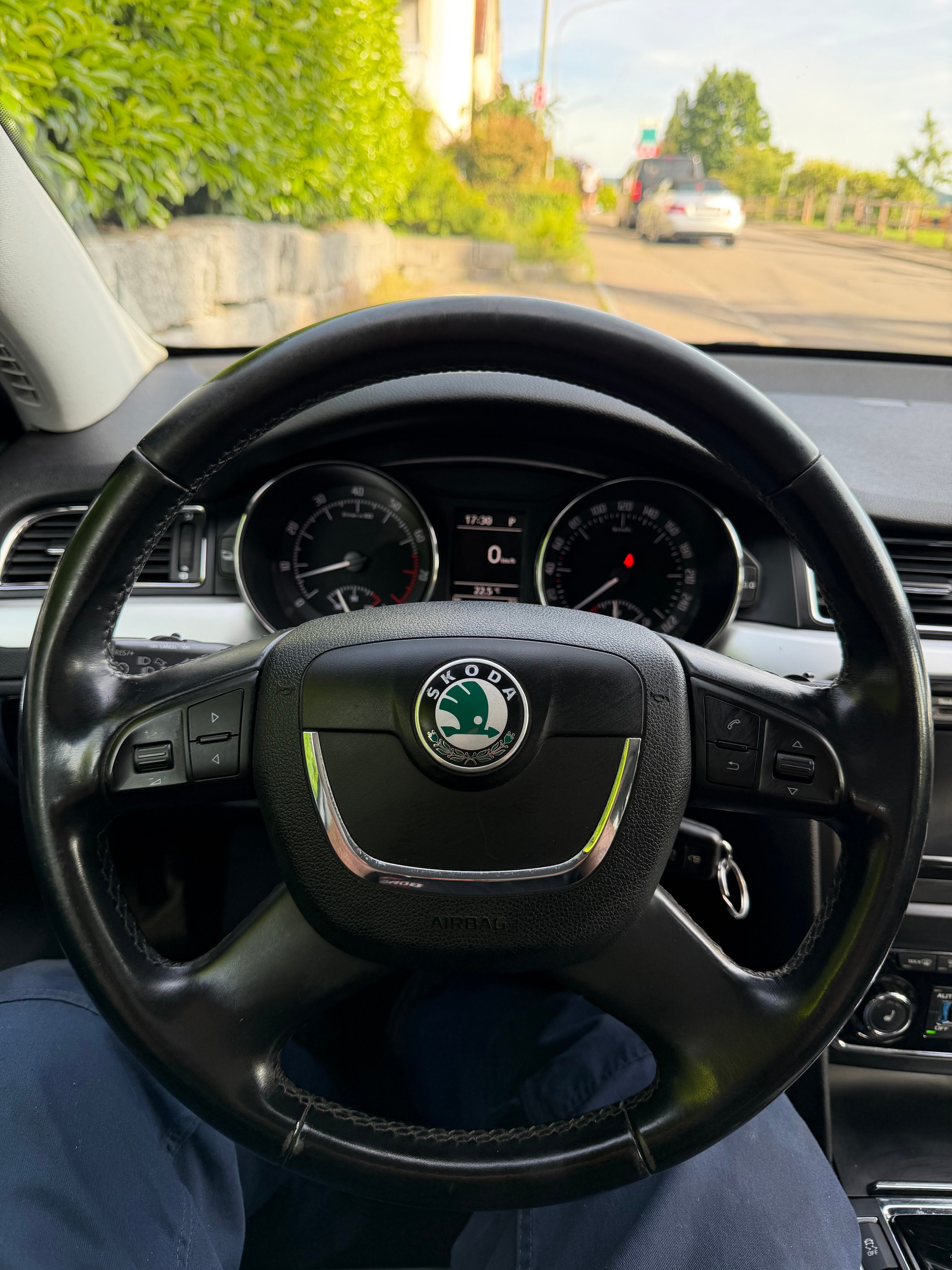 SKODA Superb Combi 3.6 FSI Ambition 4x4 DSG-image-11