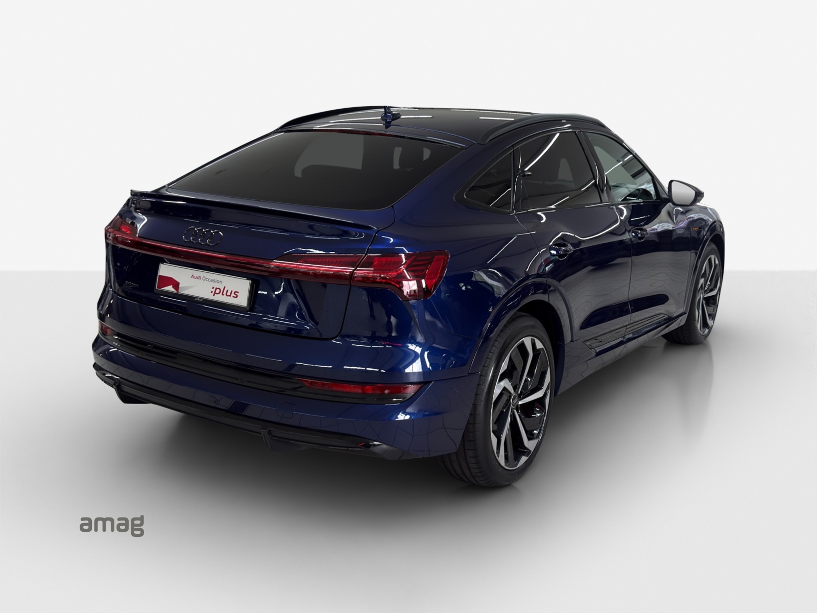 AUDI e-tron 55 Sportback S Line Black Edition quattro-image-4