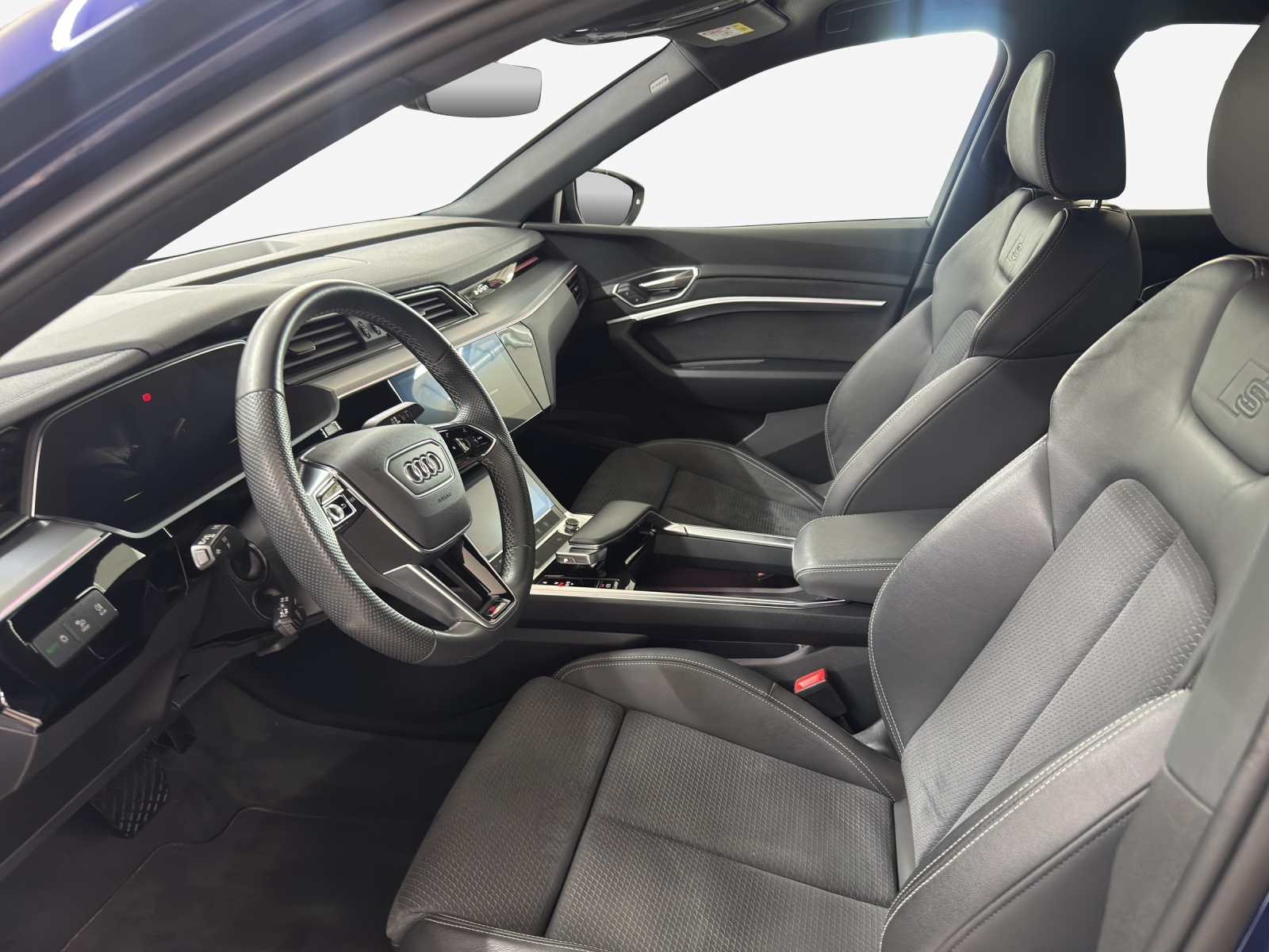 AUDI e-tron 55 Sportback S Line Black Edition quattro-image-7
