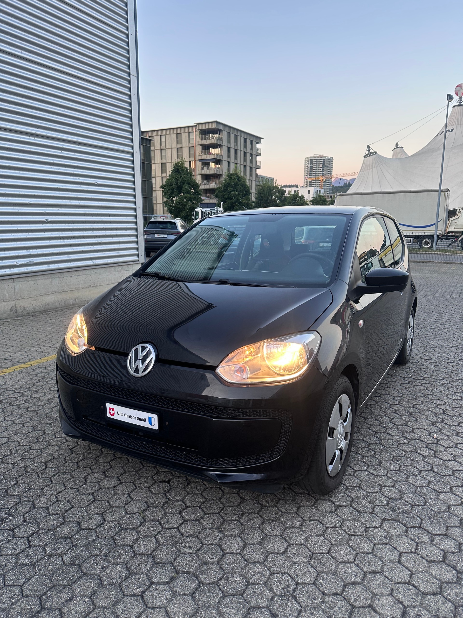 VW Up 1.0 move up, Navigation, Bluetooth, 8 Fach Komplett Räder, Frisch ab MFK 14.4.2026-image-2