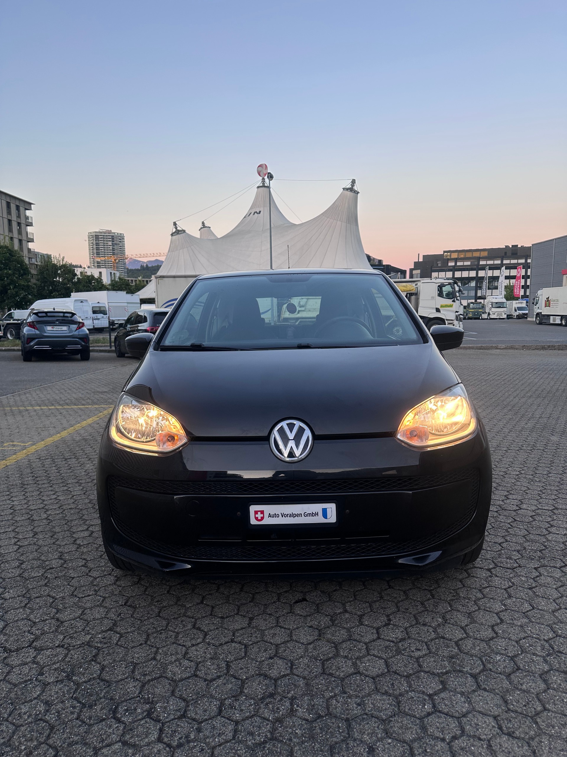 VW Up 1.0 move up, Navigation, Bluetooth, 8 Fach Komplett Räder, Frisch ab MFK 14.4.2026-image-0