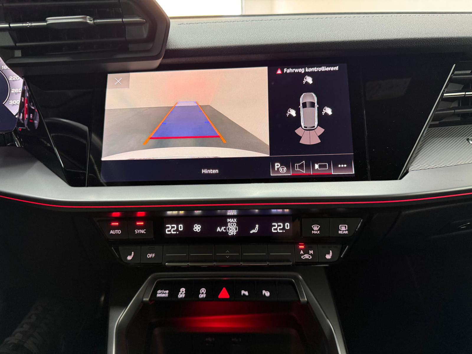 AUDI S3 Sportback 2.0 TFSI quattro S-tronic-image-14