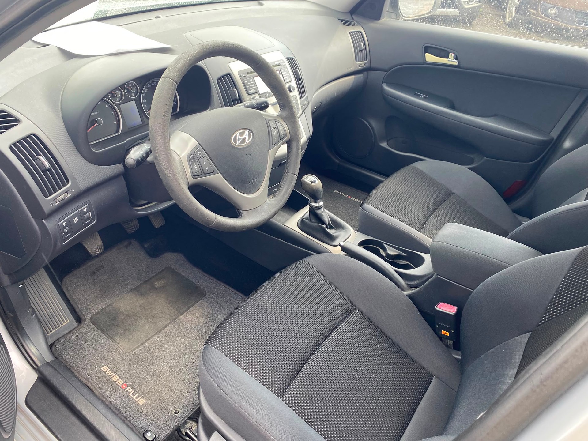 HYUNDAI i30 Wagon 1.6 Swiss Plus Edition-image-9