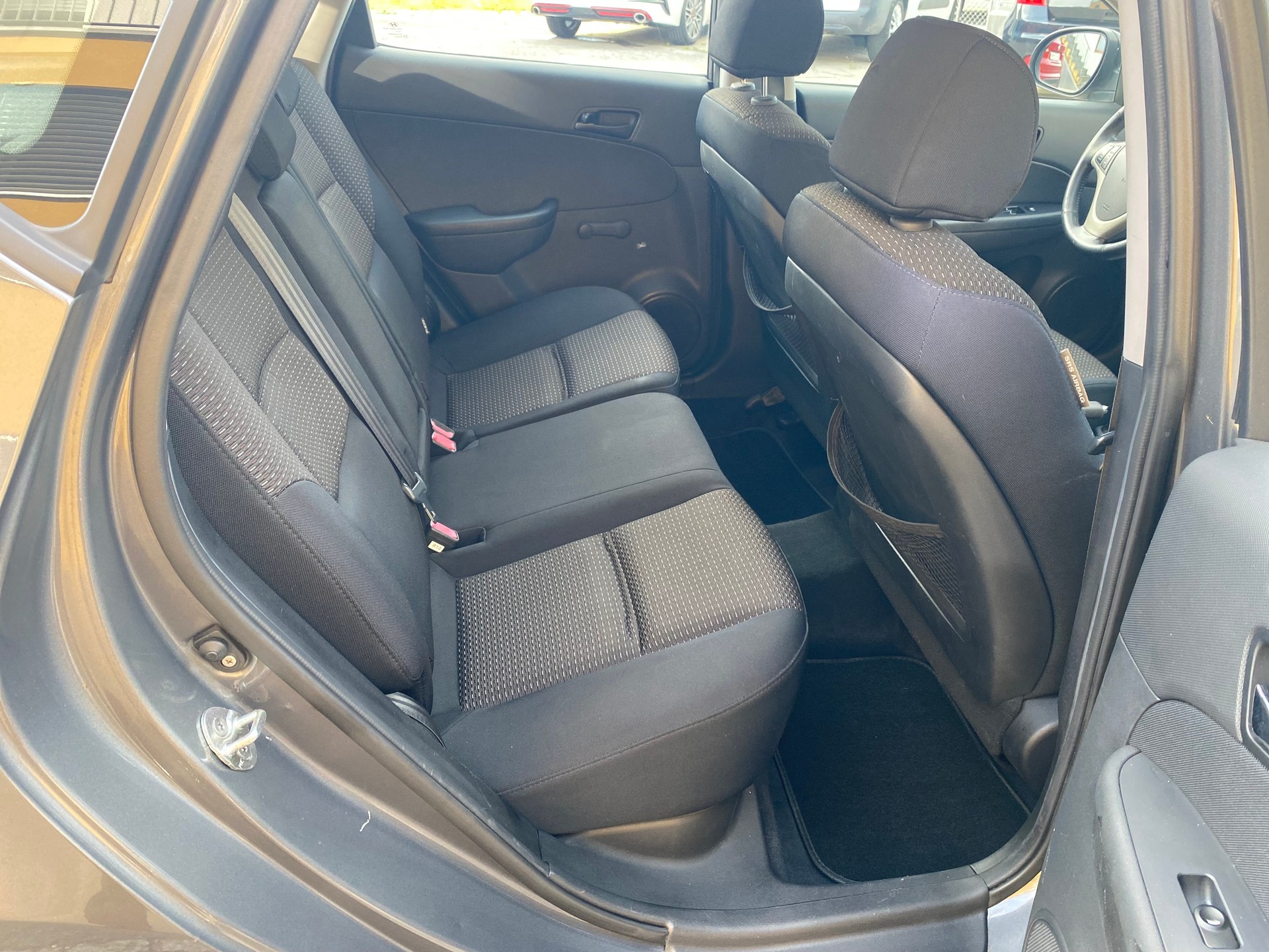 HYUNDAI i30 1.6 Style-image-9