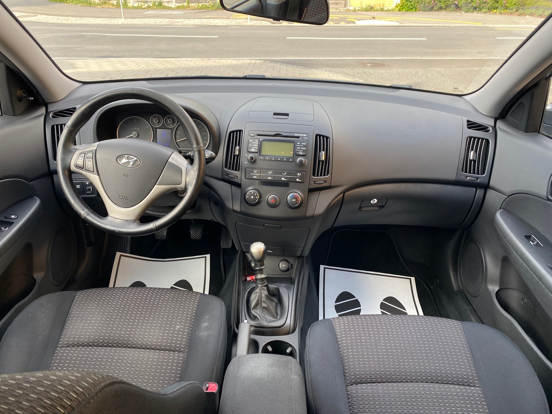 HYUNDAI i30 1.6 Style-image-10