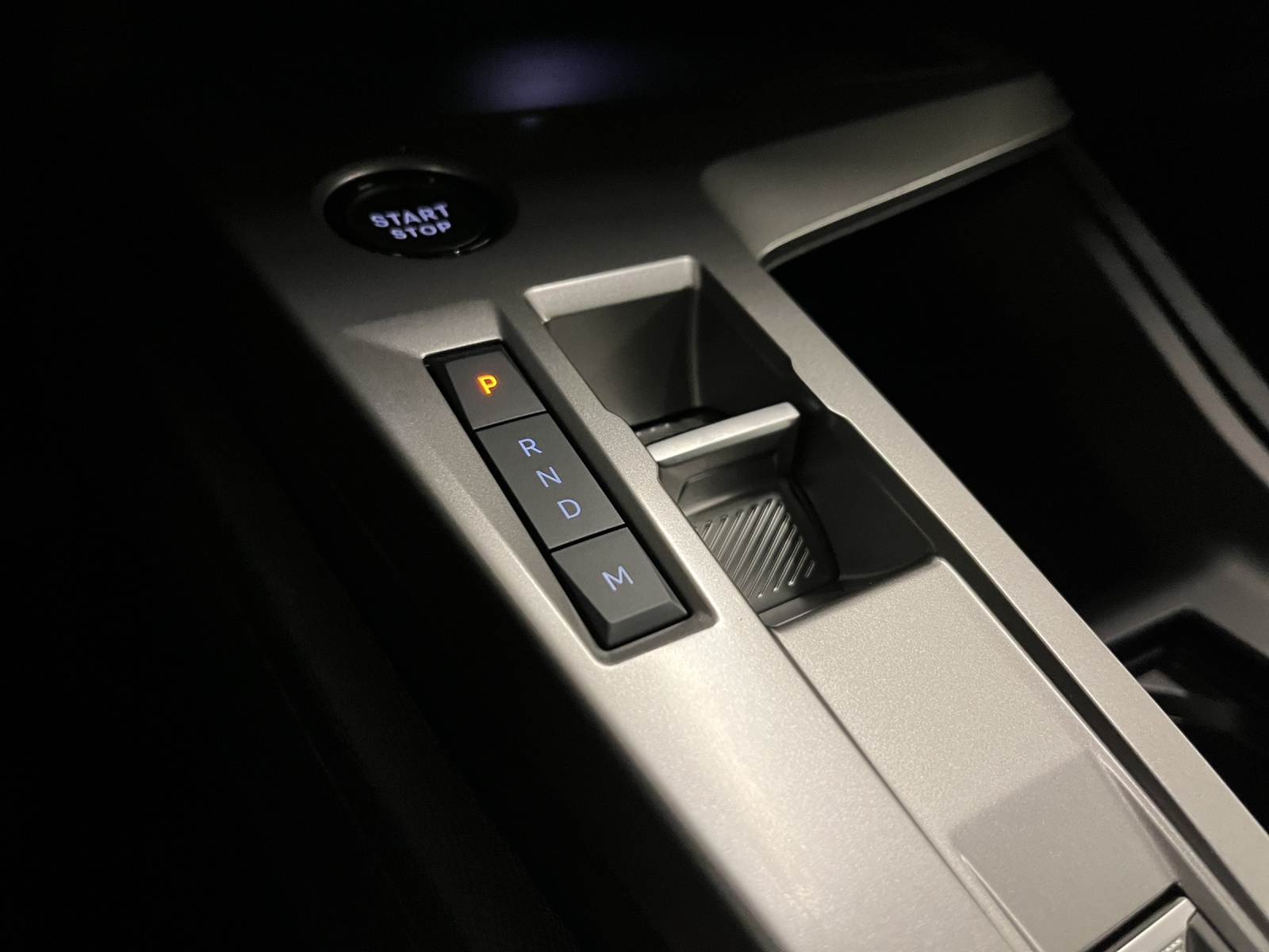 PEUGEOT 308 SW 1.2 Hybrid Business-image-11