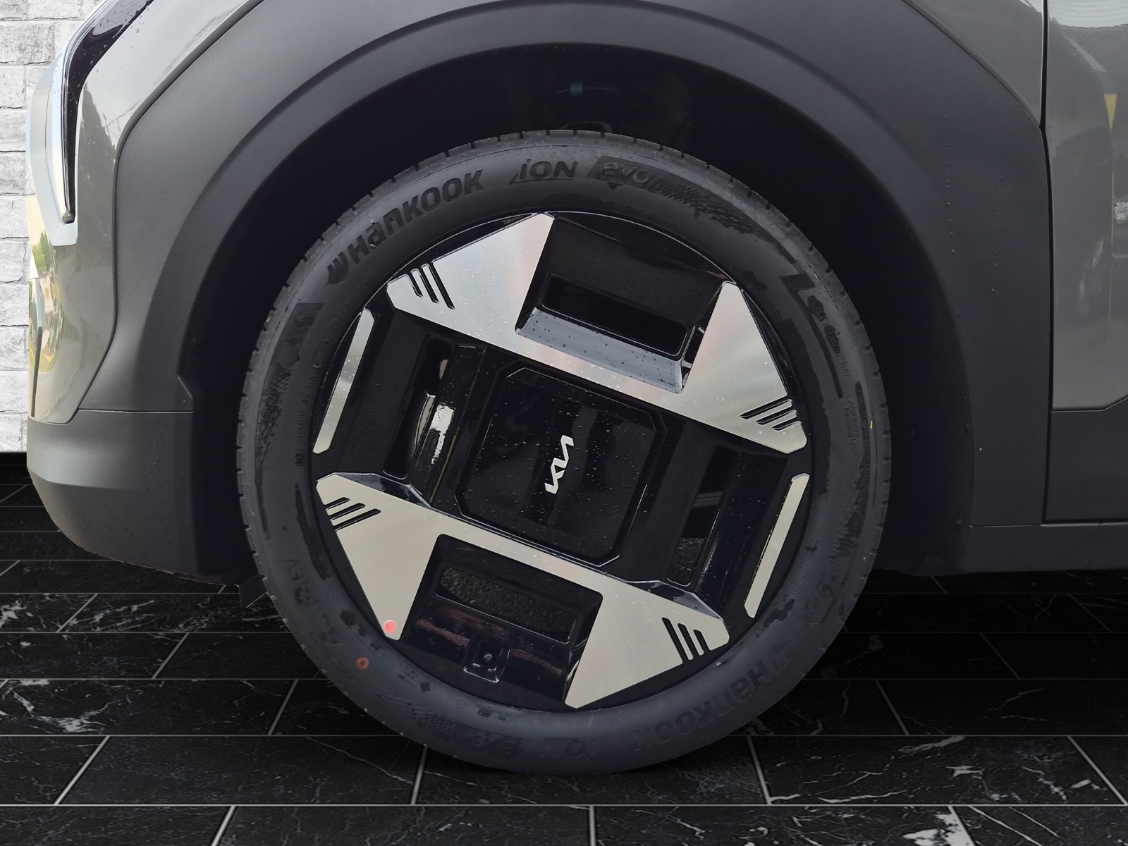KIA EV3 81 kWh Earth+-image-10