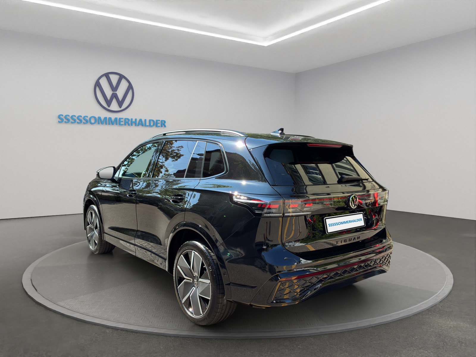VW Tiguan 2.0 TSI DSG R-Line Plus 4Motion-showroom-element-2