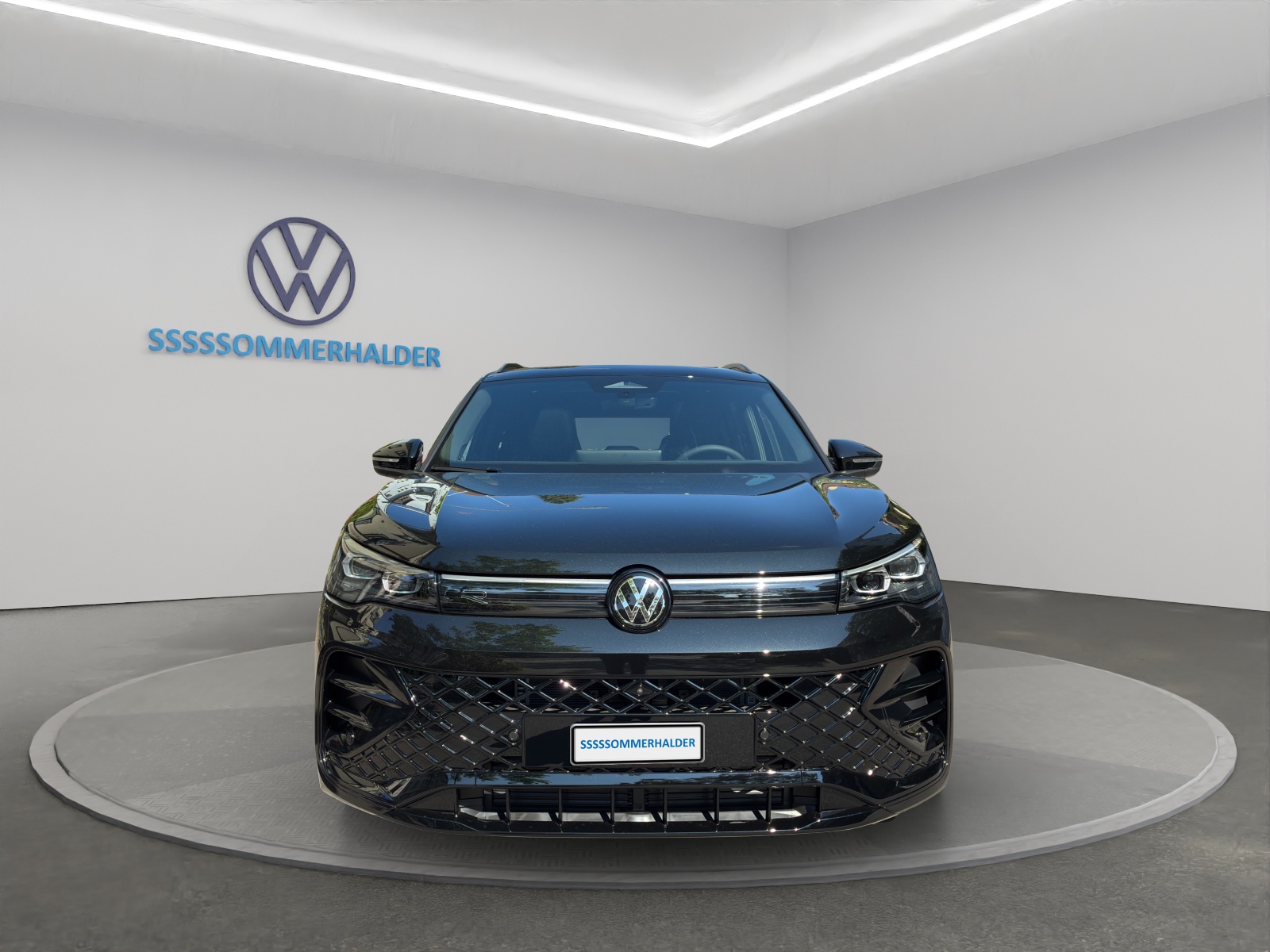 VW Tiguan 2.0 TSI DSG R-Line Plus 4Motion-image-4